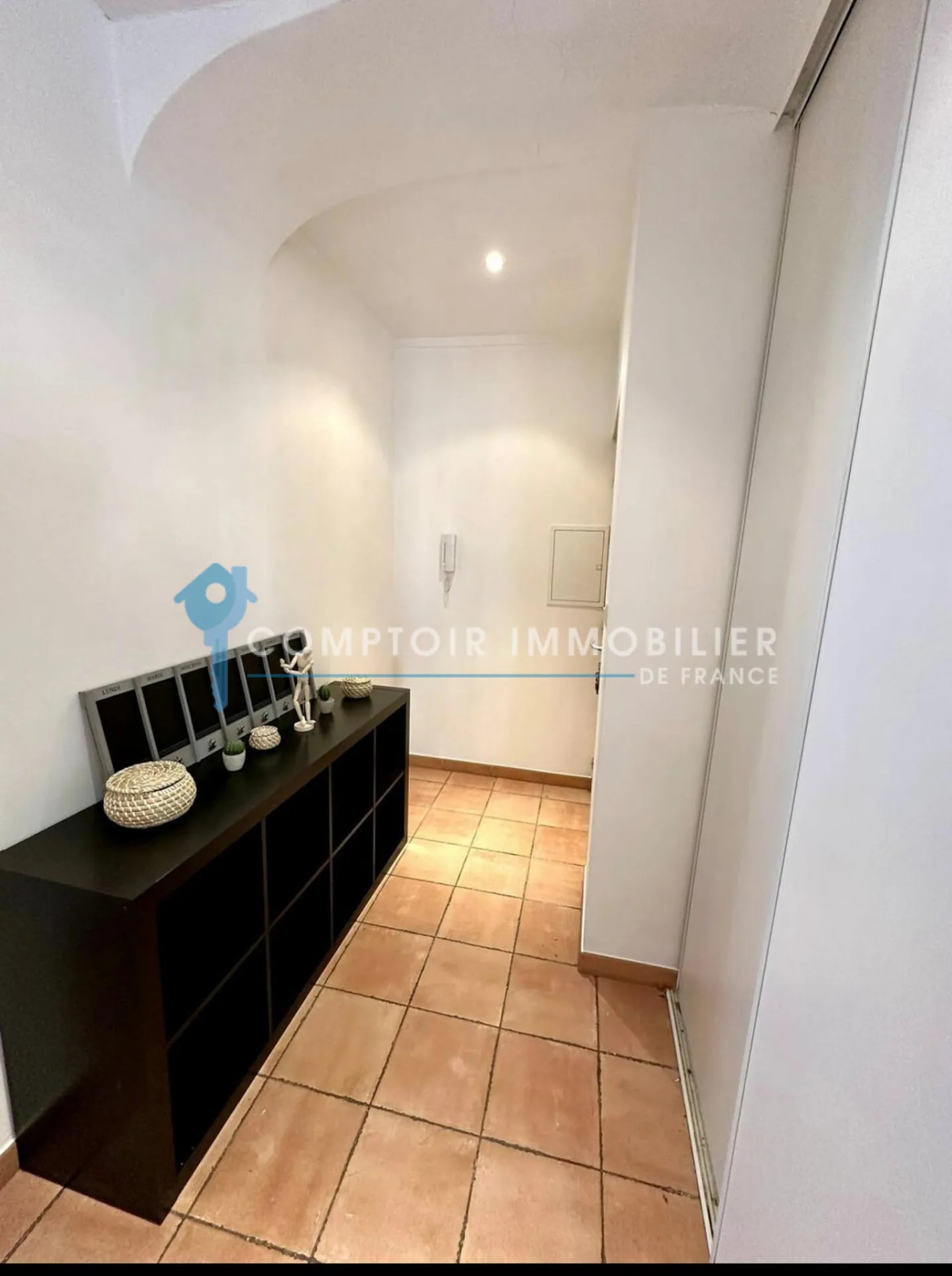 Bel appartement T3 à vendre au cœur d'Alès, entièrement meublé et prêt à vivre ou louer 