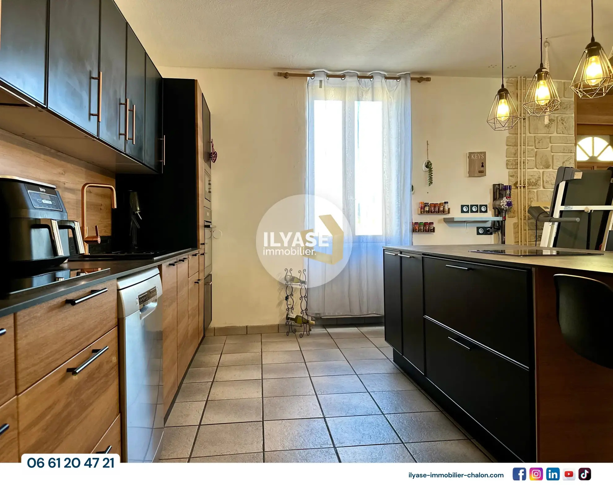 Belle maison de 130 m² avec piscine, 3 chambres, garage et grand jardin à Allériot 