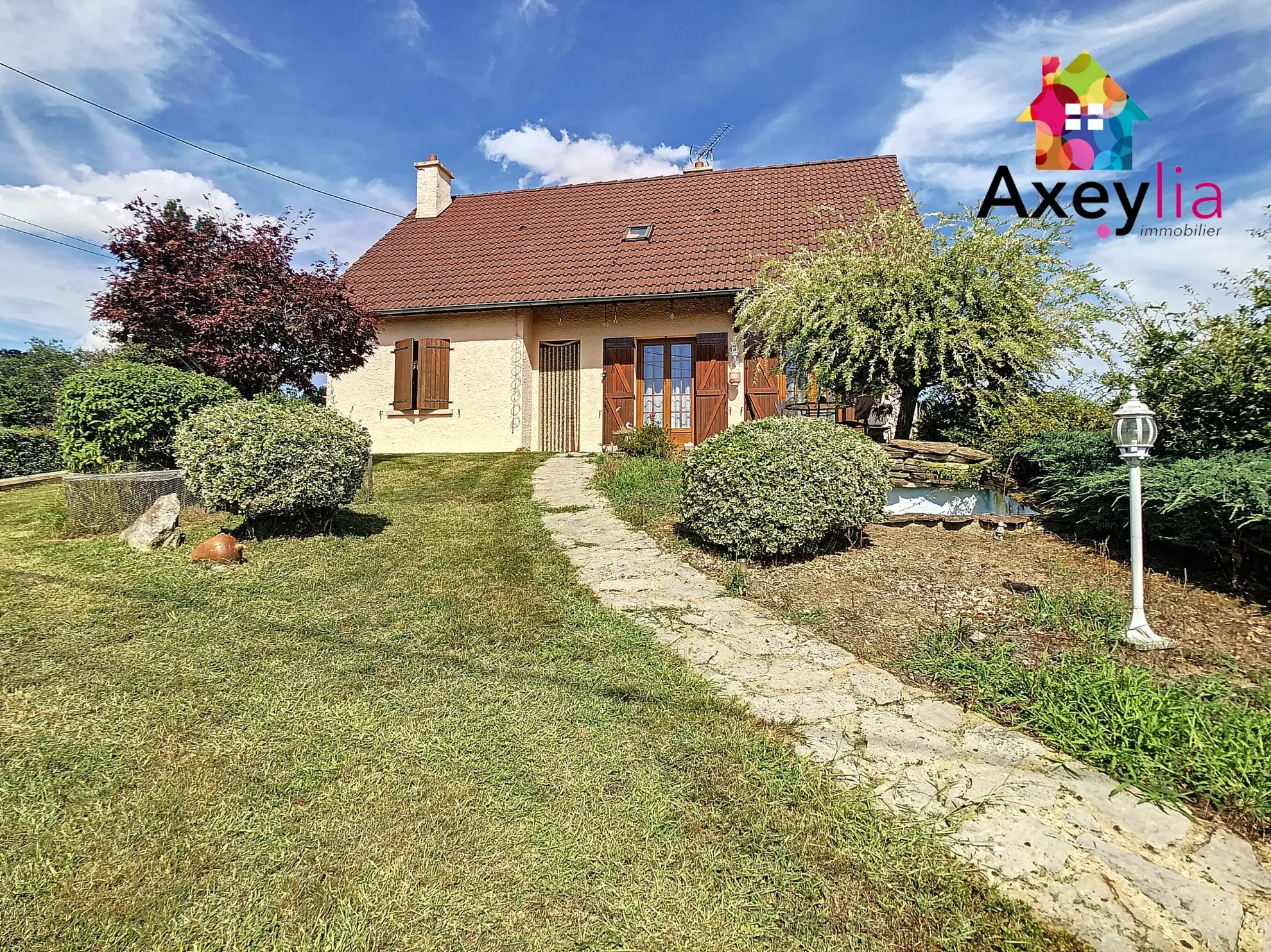 Maison familiale à Saint Agnan de 140 m² avec jardin et garage