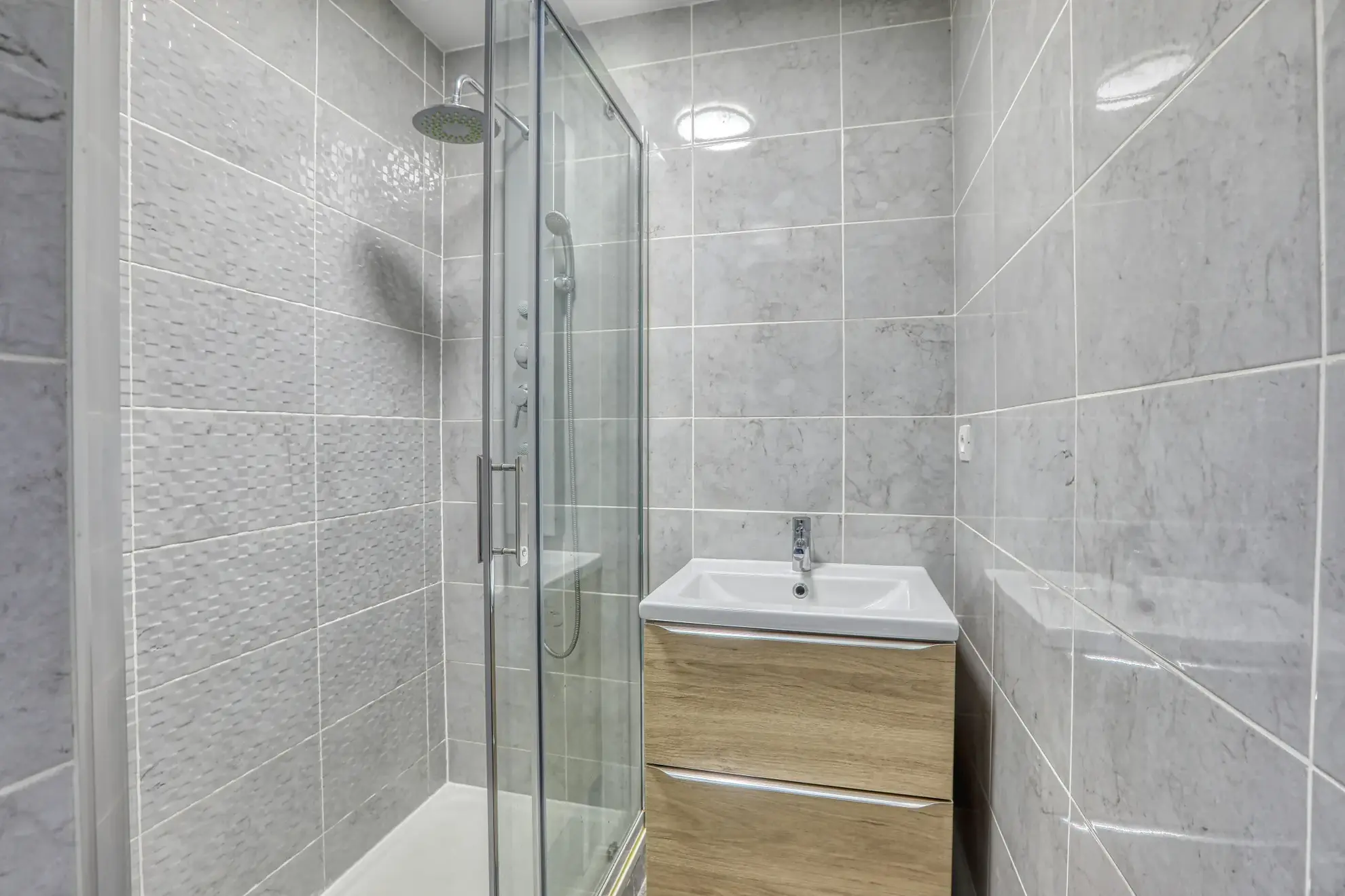 Magnifique maison rénovée en 2022 avec grand séjour et jardin à Saint-Clair-Sur-Epte 