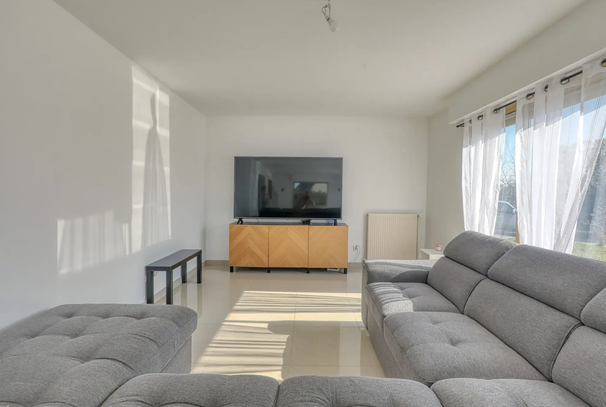 Magnifique maison rénovée en 2022 avec grand séjour et jardin à Saint-Clair-Sur-Epte 