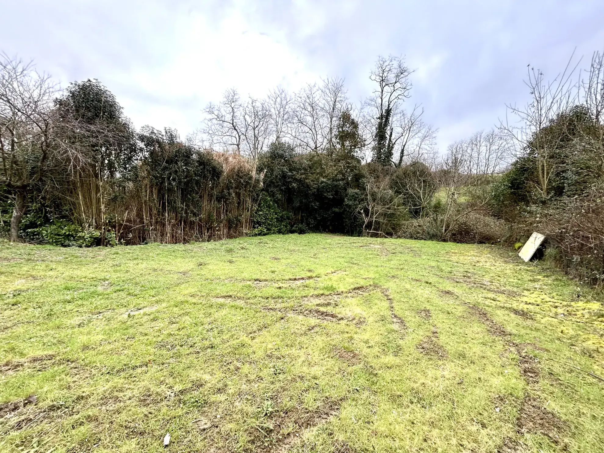 Terrain à bâtir de 810 m² en zone ABF à Donneville 