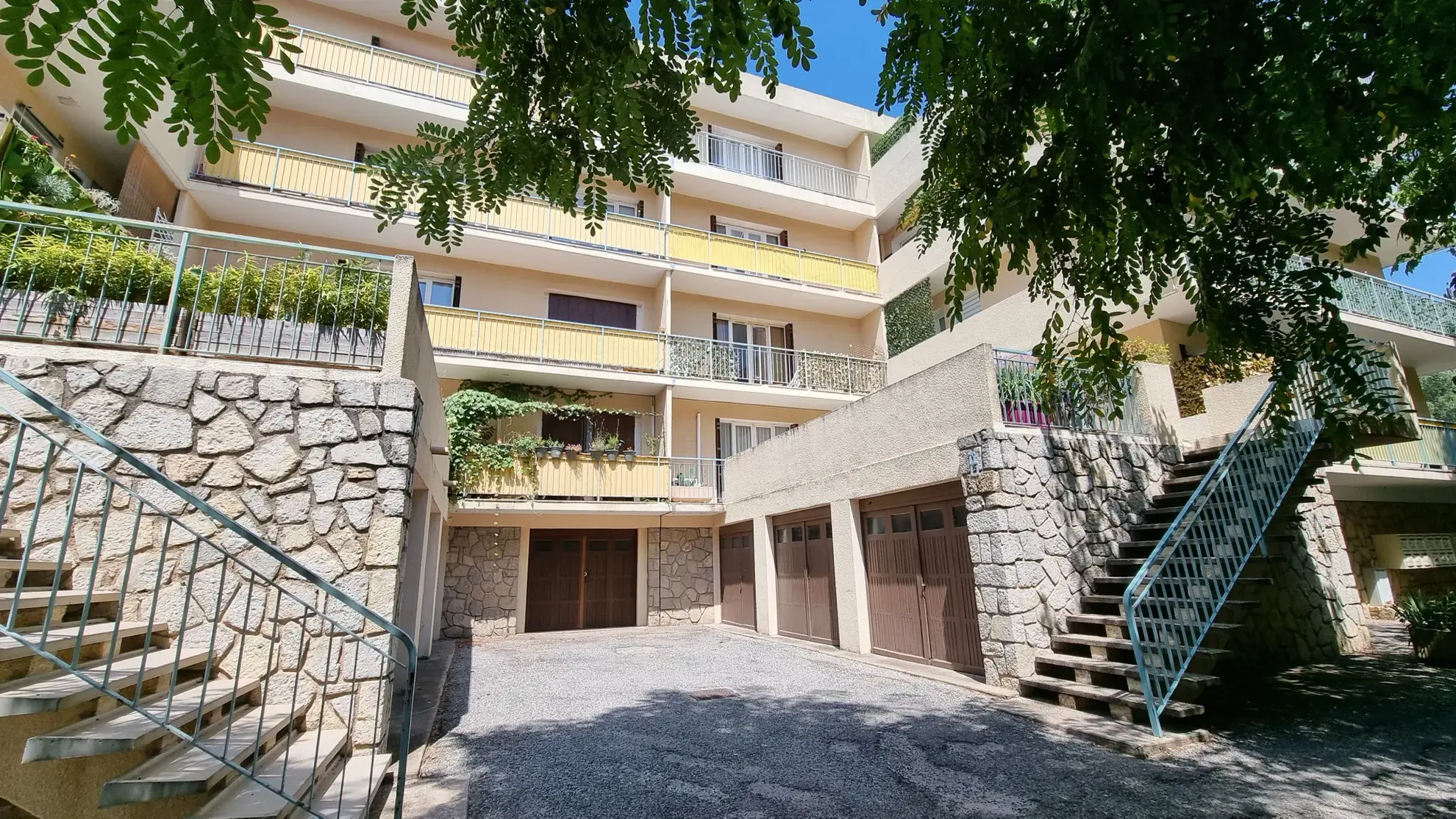 Appartement 62 m² à vendre à Draguignan avec loggia et balcon - Excellent rendement locatif 
