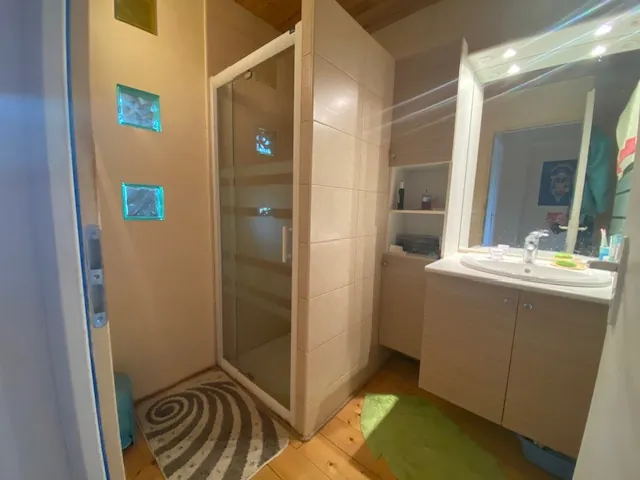 Maison à Pons de 126 m² avec jardin, 3 chambres et cave au centre-ville 