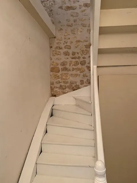 Maison à Pons de 126 m² avec jardin, 3 chambres et cave au centre-ville 