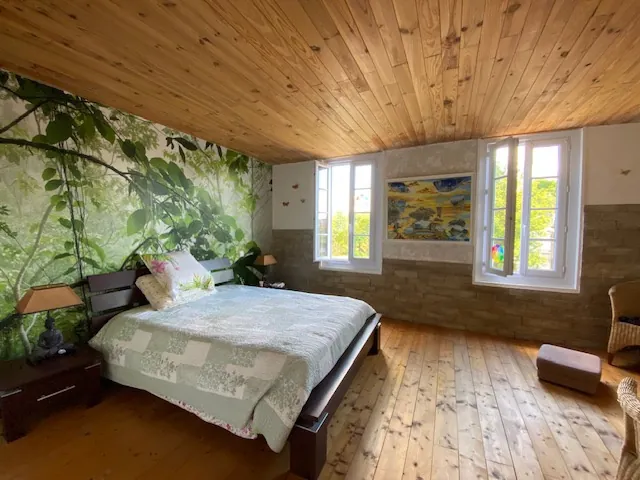 Maison à Pons de 126 m² avec jardin, 3 chambres et cave au centre-ville 