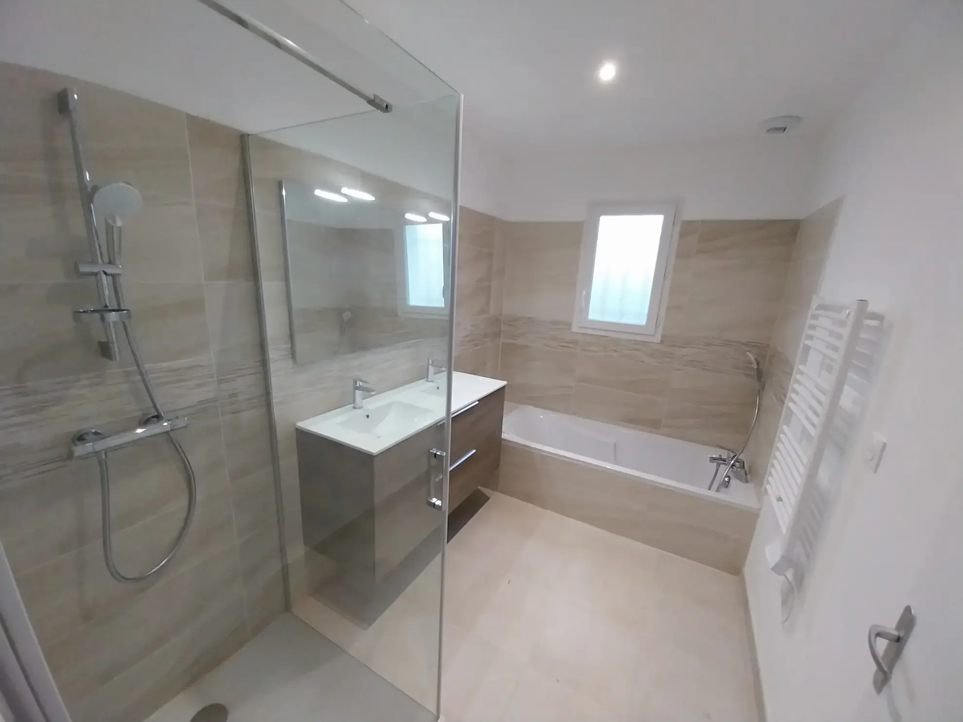 Belle maison neuve avec terrain clos et garage à Nègrepelisse proche Montauban 