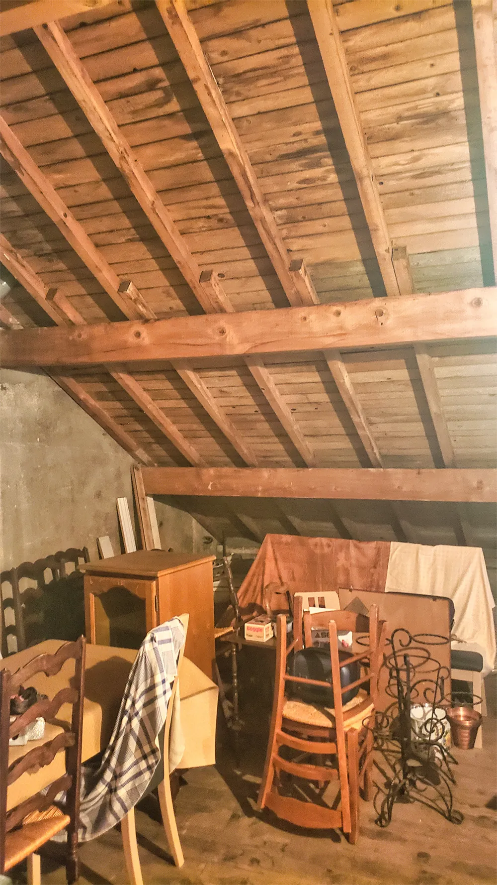 Appartement T4 rénové à Gérardmer avec parking, terrasse et grenier aménageable 