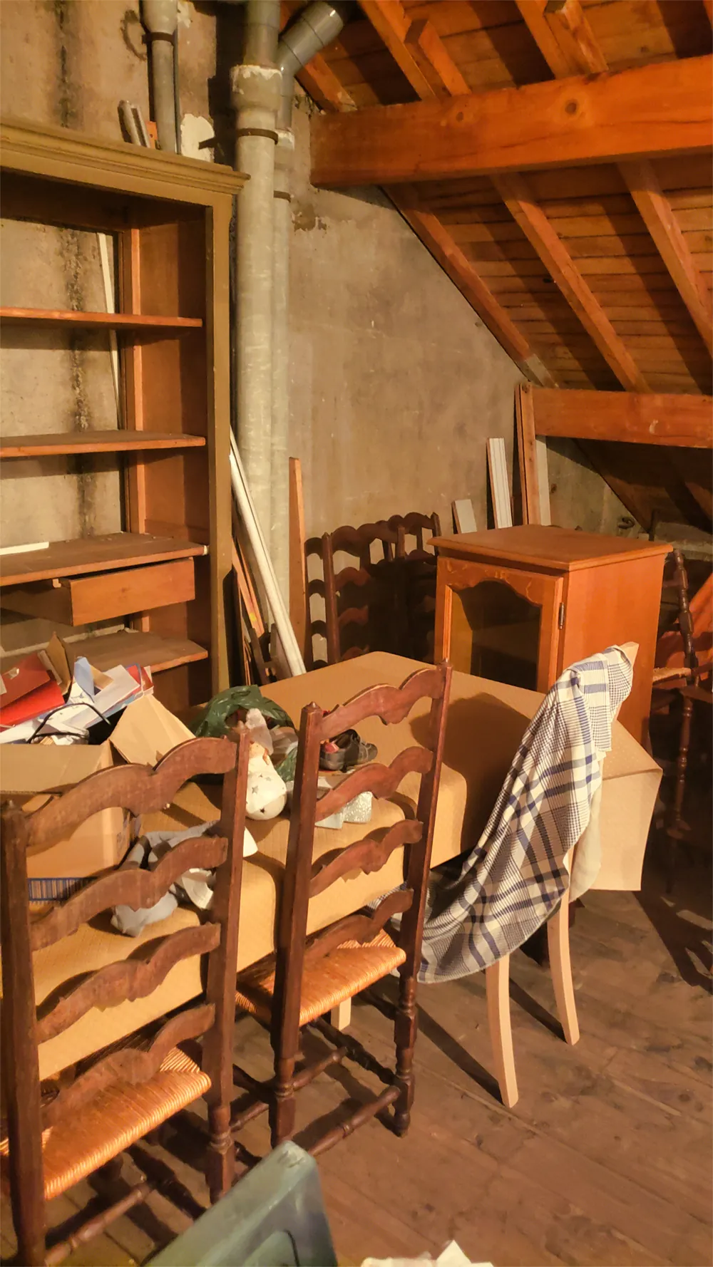 Appartement T4 rénové à Gérardmer avec parking, terrasse et grenier aménageable 