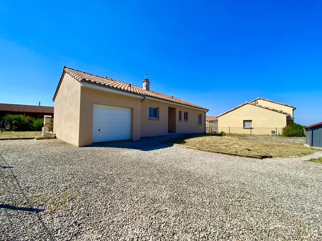 Maison moderne de 90 m² avec terrasse et garage à La Cavalerie