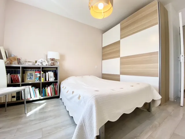 Maison moderne de 90 m² avec terrasse et garage à La Cavalerie 