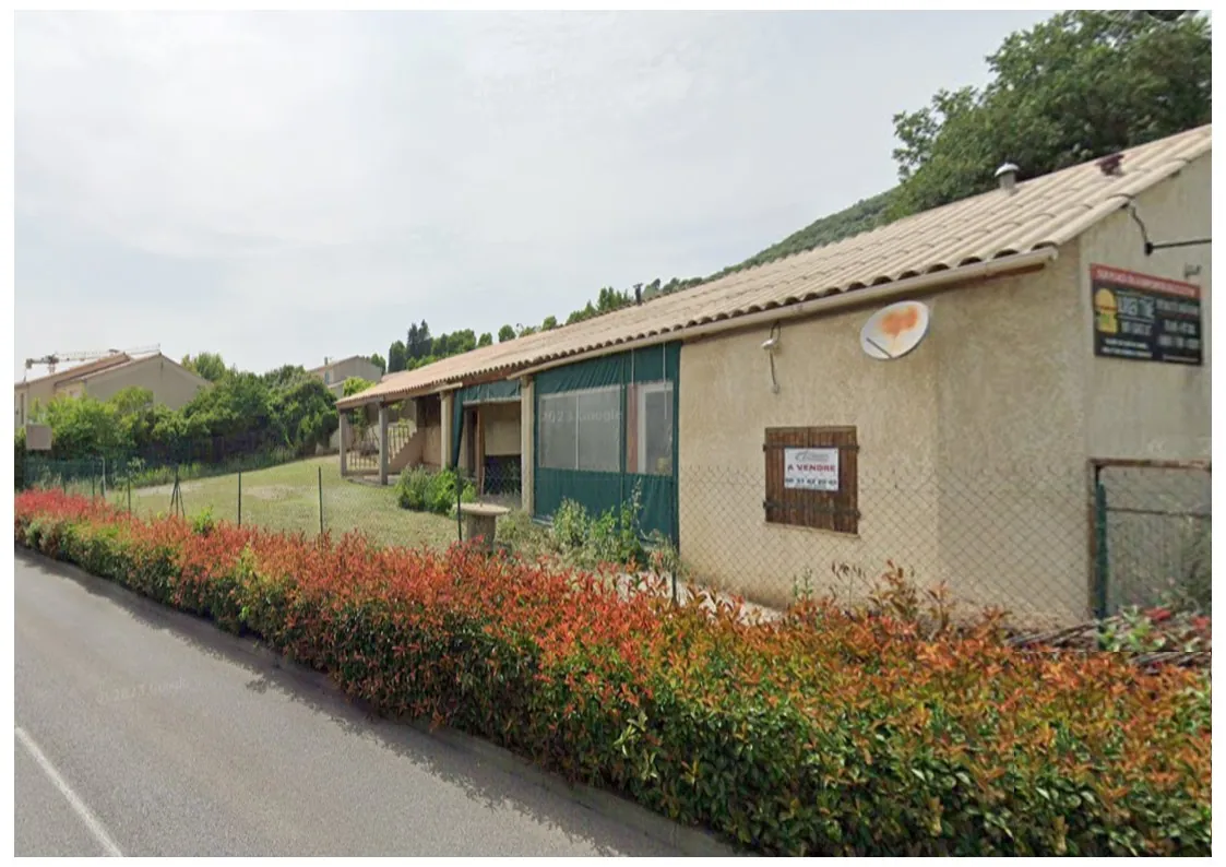 À vendre bâtiment polyvalent de 100 m² sur terrain à Manosque dans le quartier Forum 