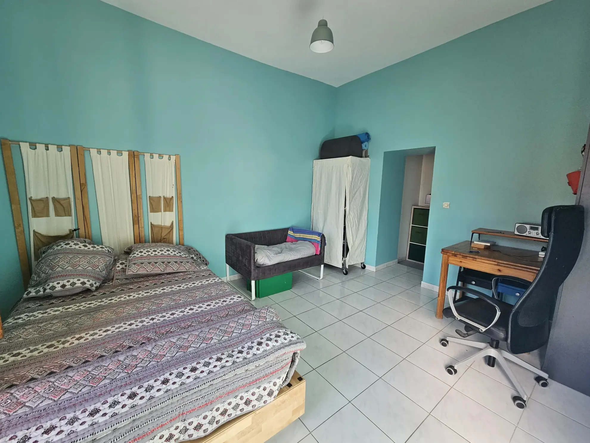 Charmante maison de village à Lunel-Viel avec cour et potentiel de rénovation 