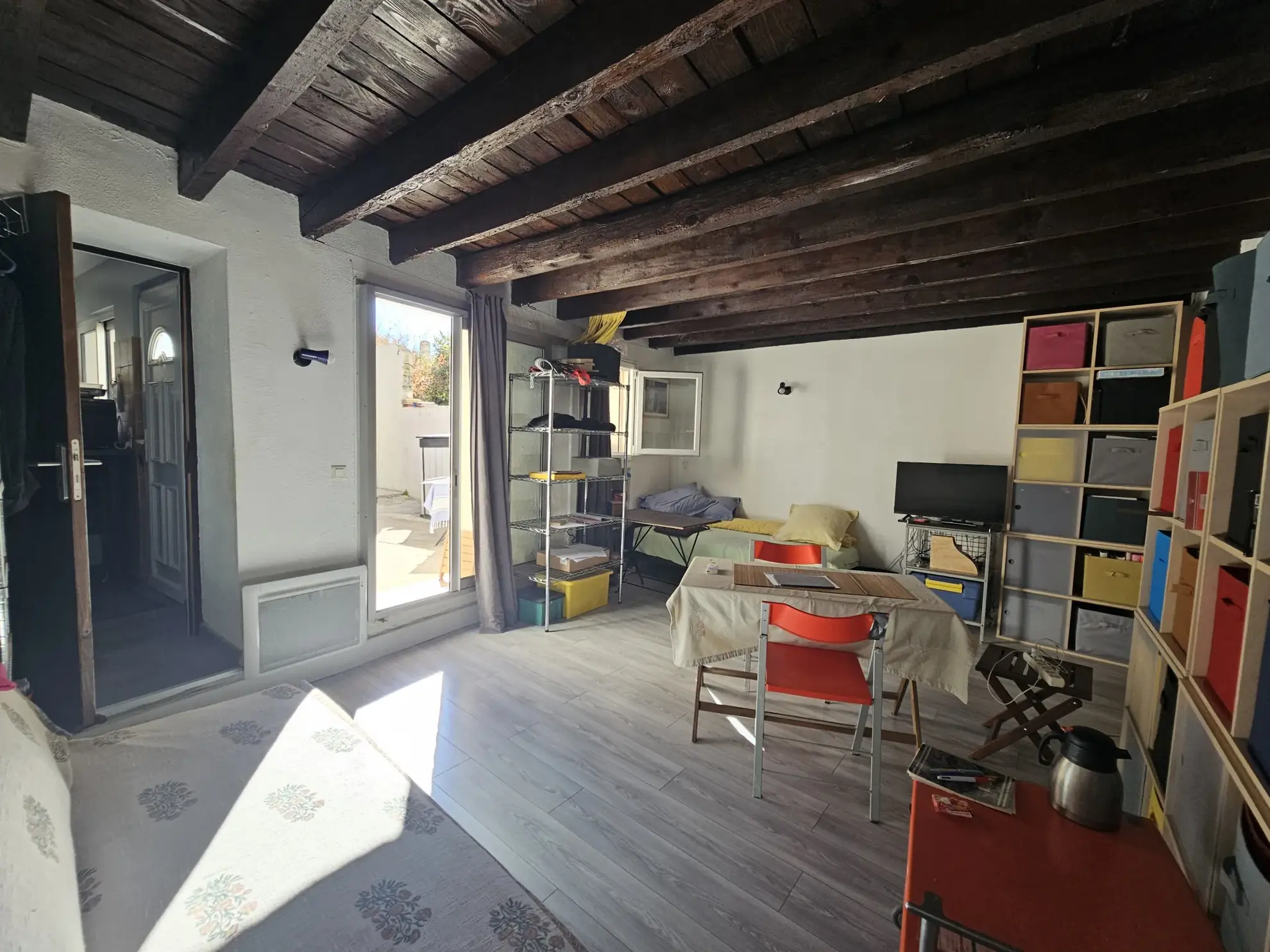 Charmante maison de village à Lunel-Viel avec cour et potentiel de rénovation 