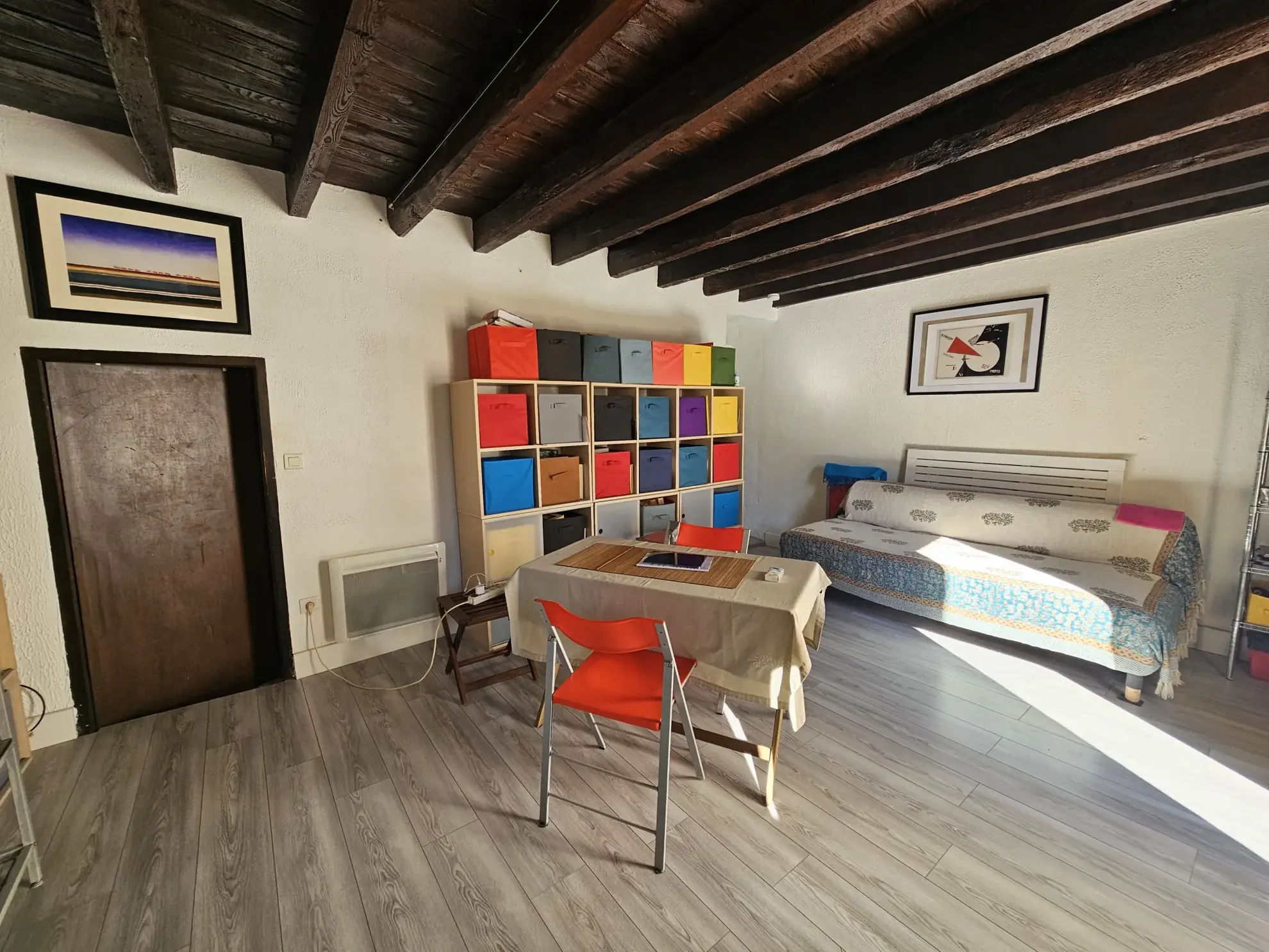 Charmante maison de village à Lunel-Viel avec cour et potentiel de rénovation 