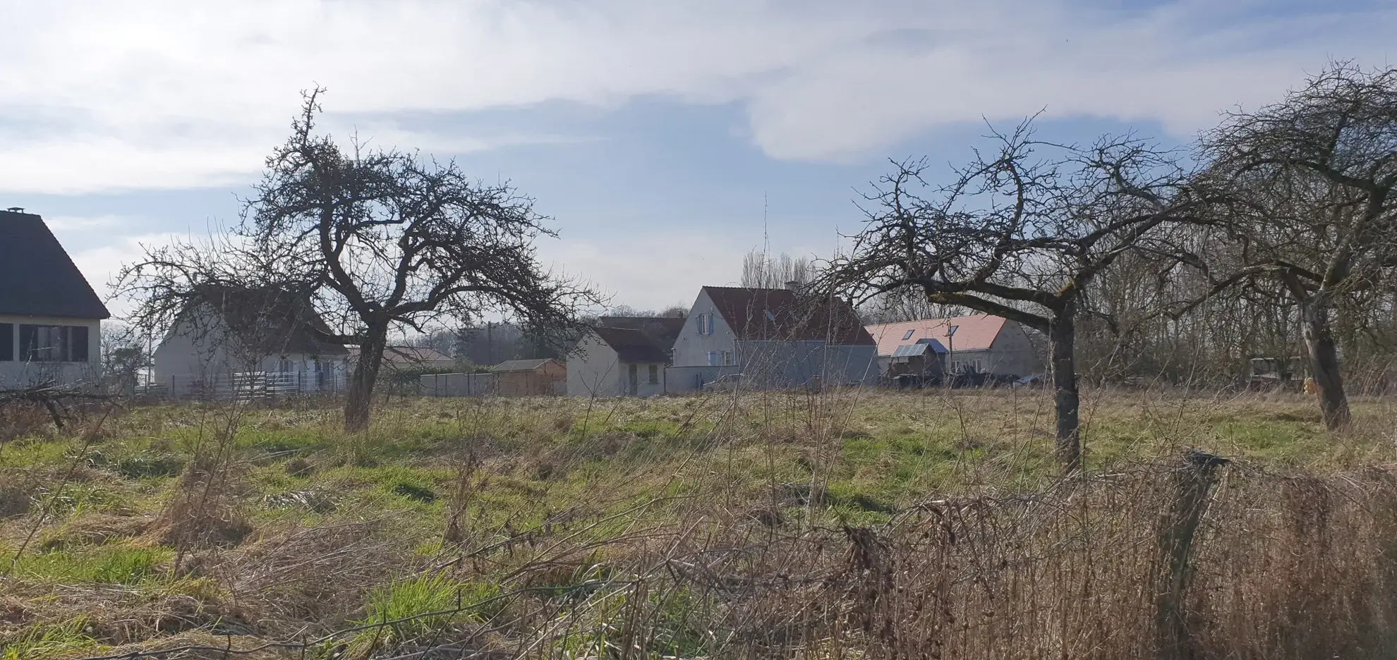 Terrain constructible de 1229 m² proche Fère-en-Tardenois 