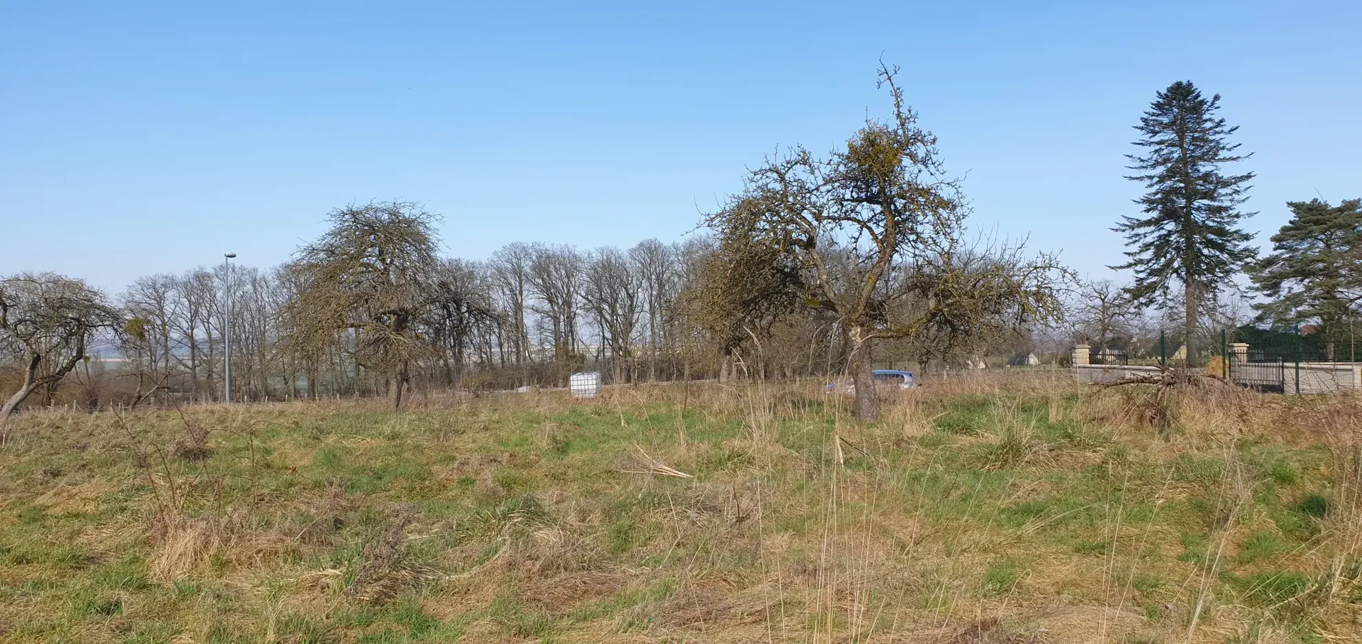 Terrain constructible de 1229 m² proche Fère-en-Tardenois 