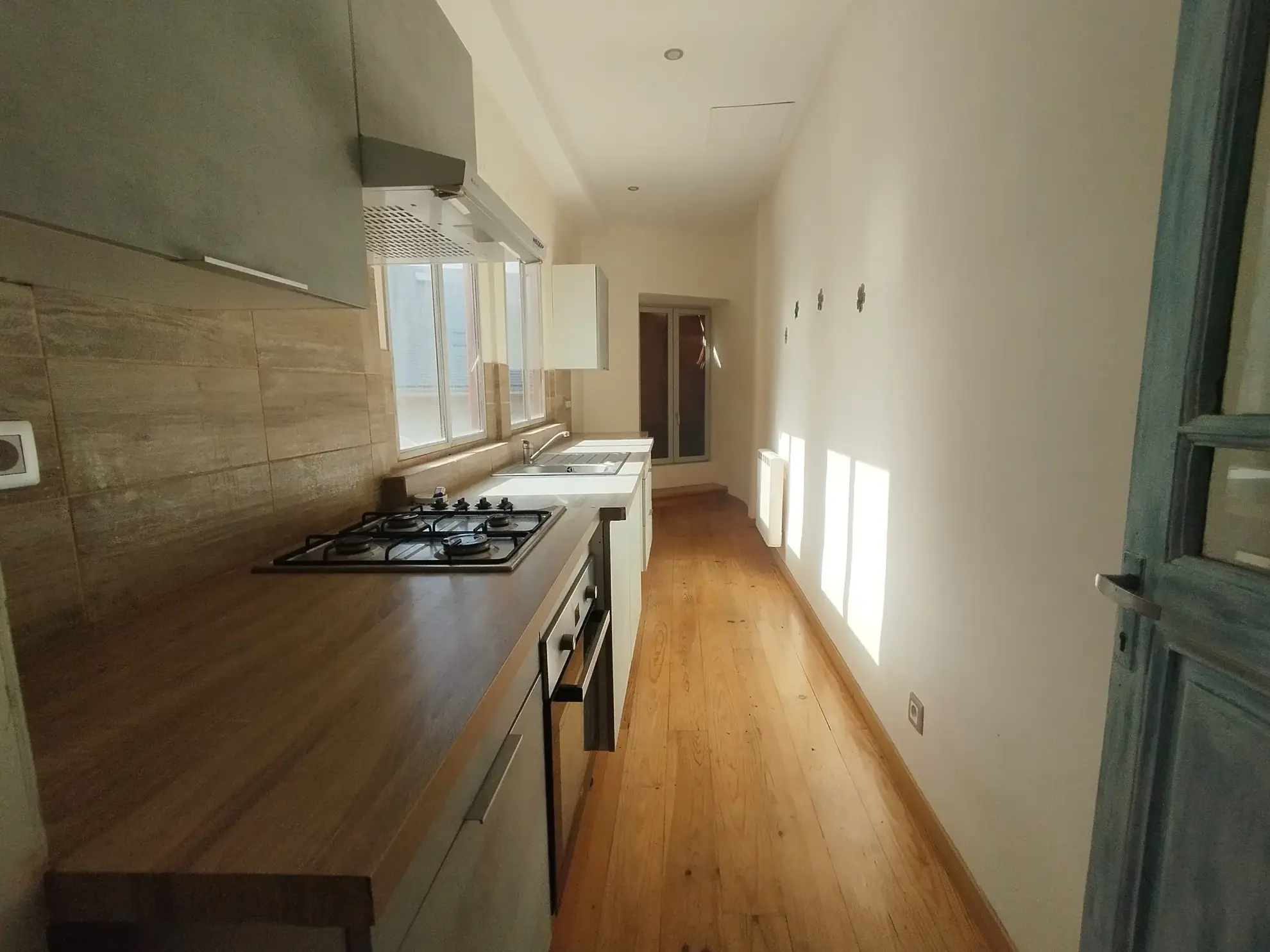 Immeuble à vendre à Castillon en Couserans avec fort potentiel locatif 