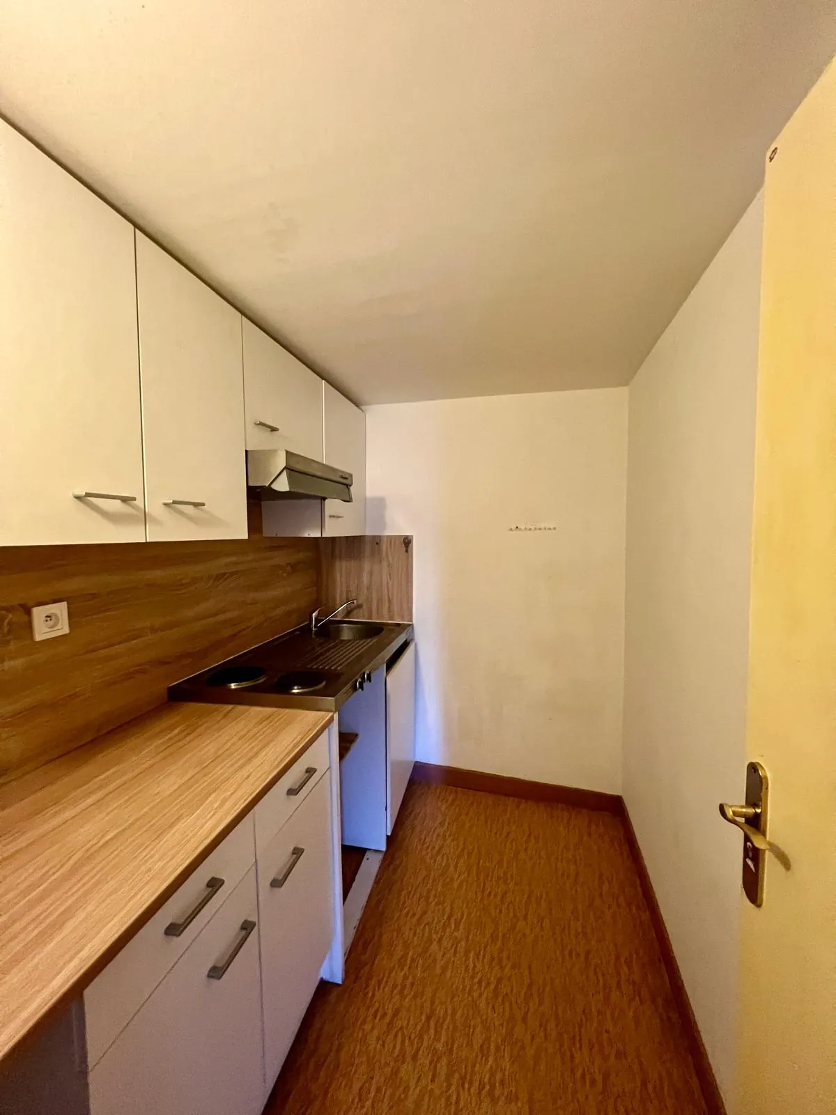 Immeuble à vendre à Castillon en Couserans avec fort potentiel locatif 