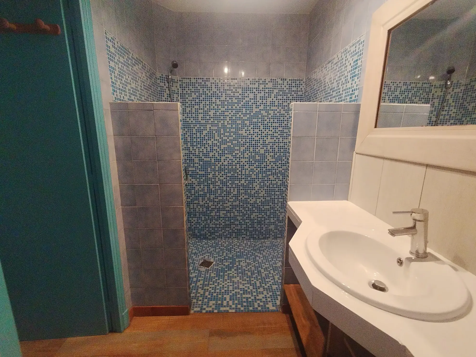 Immeuble à vendre à Castillon en Couserans avec fort potentiel locatif 