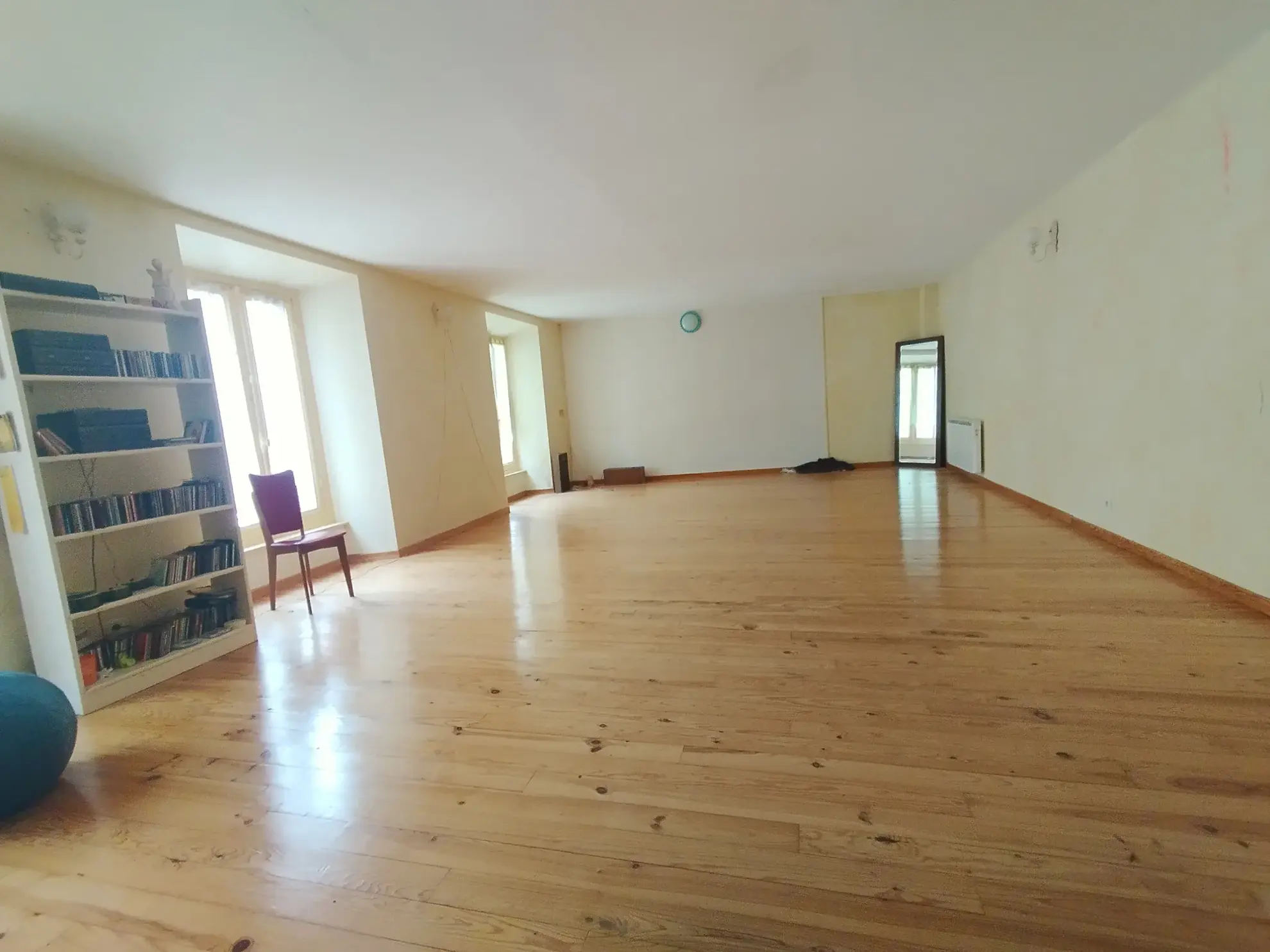 Immeuble à vendre à Castillon en Couserans avec fort potentiel locatif 