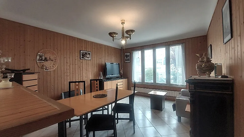 Triplex T6 à Lourdes avec Grand Potentiel, Idéal Famille ou Investissement 