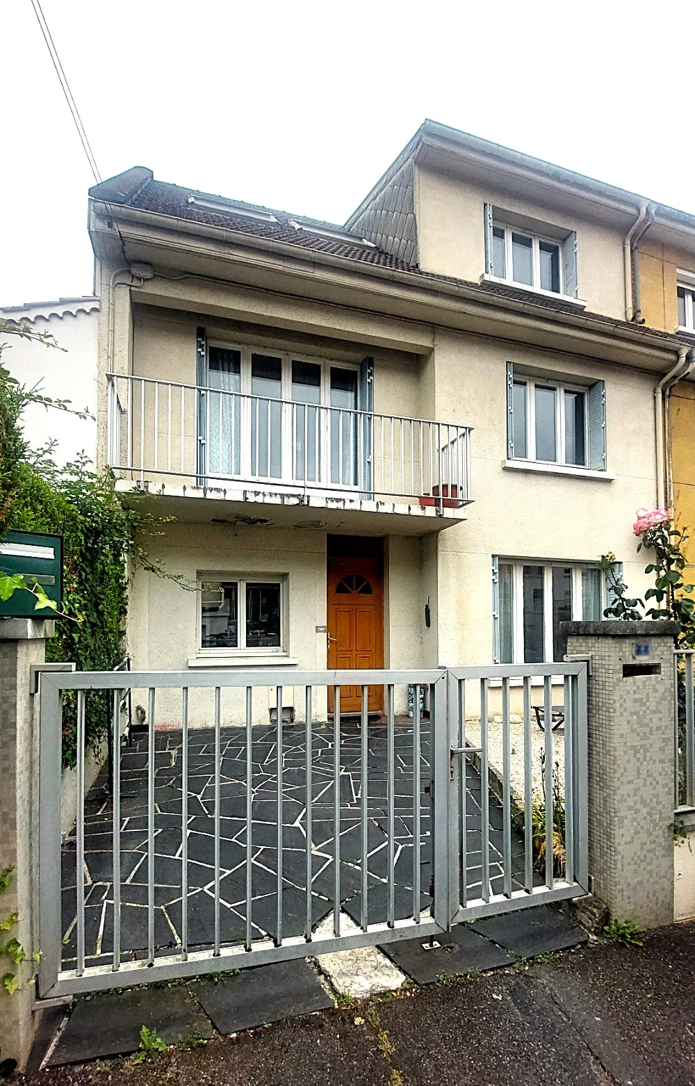 Triplex T6 à Lourdes avec Grand Potentiel, Idéal Famille ou Investissement 