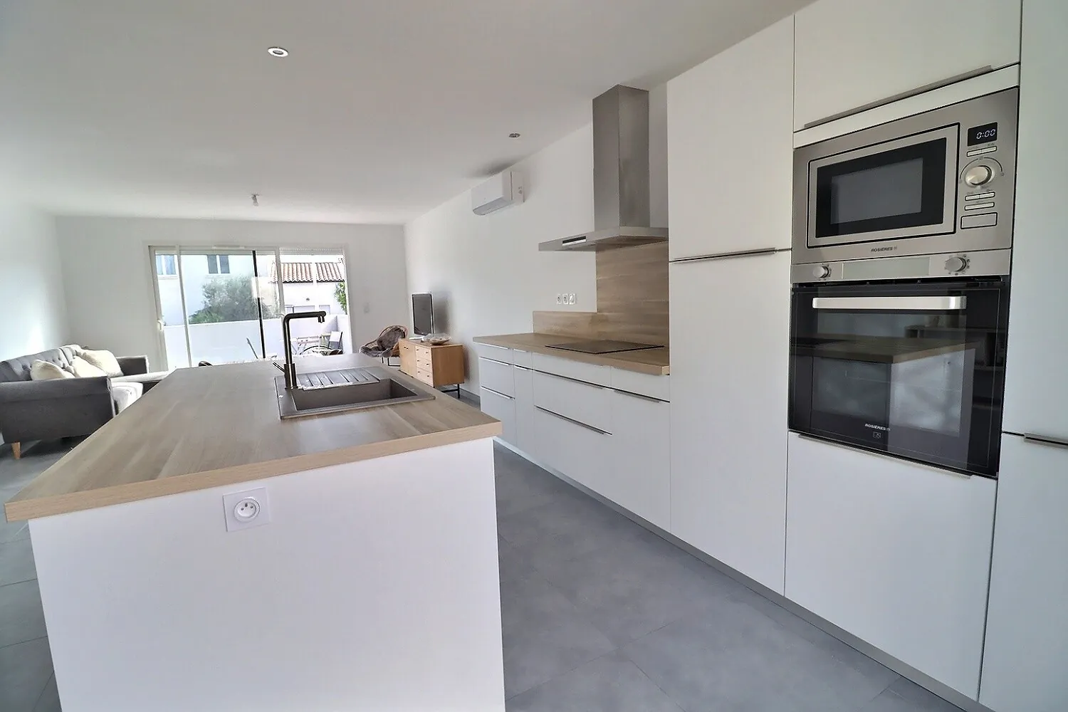 Villa 3 chambres de plain-pied à Saint Pargoire avec terrasse et garage 