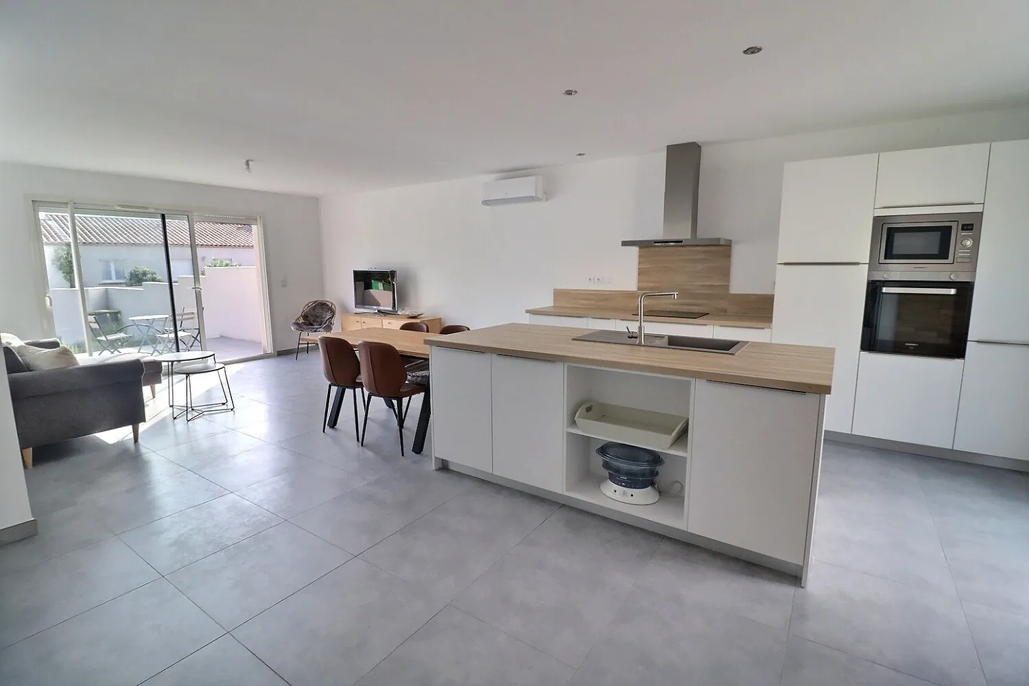 Villa 3 chambres de plain-pied à Saint Pargoire avec terrasse et garage 