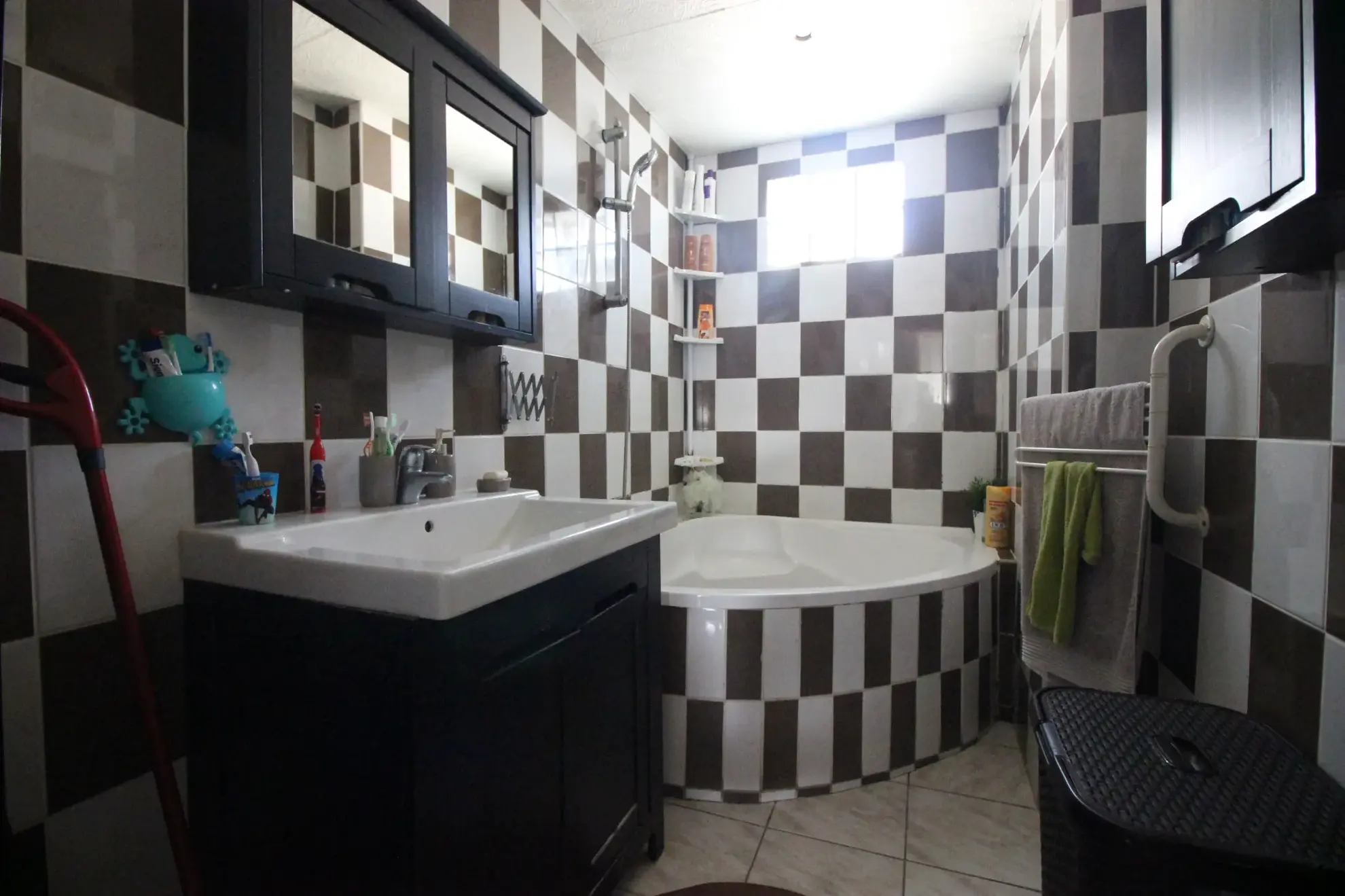 Appartement T4 rénové à Montpellier avec vue, balcon et cave – Investissement idéal 