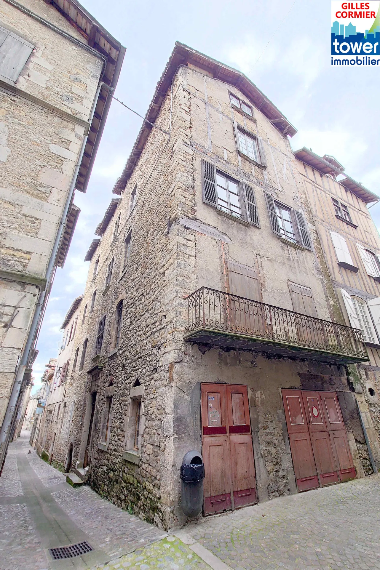 Maison de caractère du 15ème et 16ème siècle à Villefranche de Rouergue - 420 m²