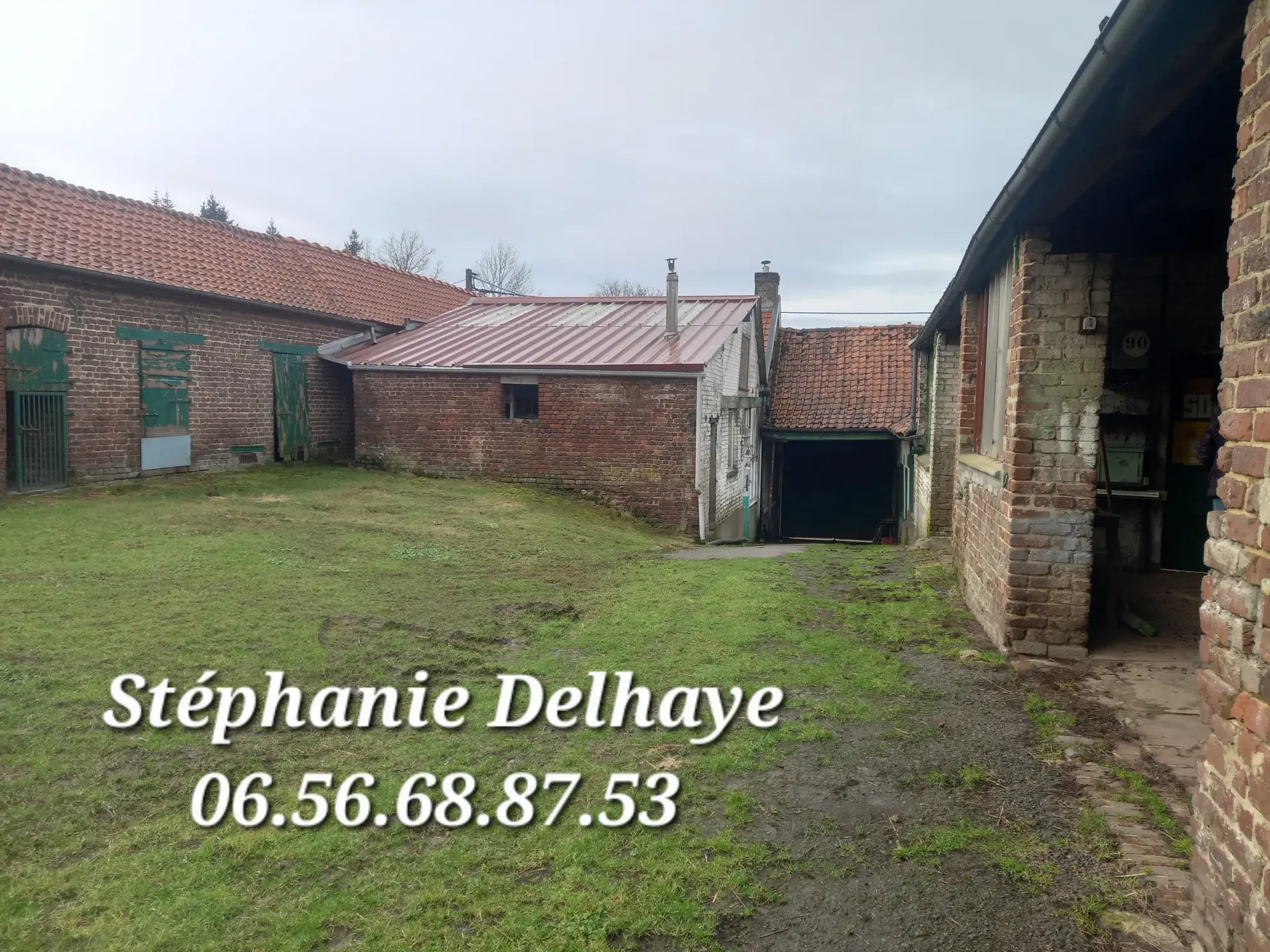 Belle maison de 175 m² avec dépendances et terrain à Erin – Potentiel pour artisan ou animaux 