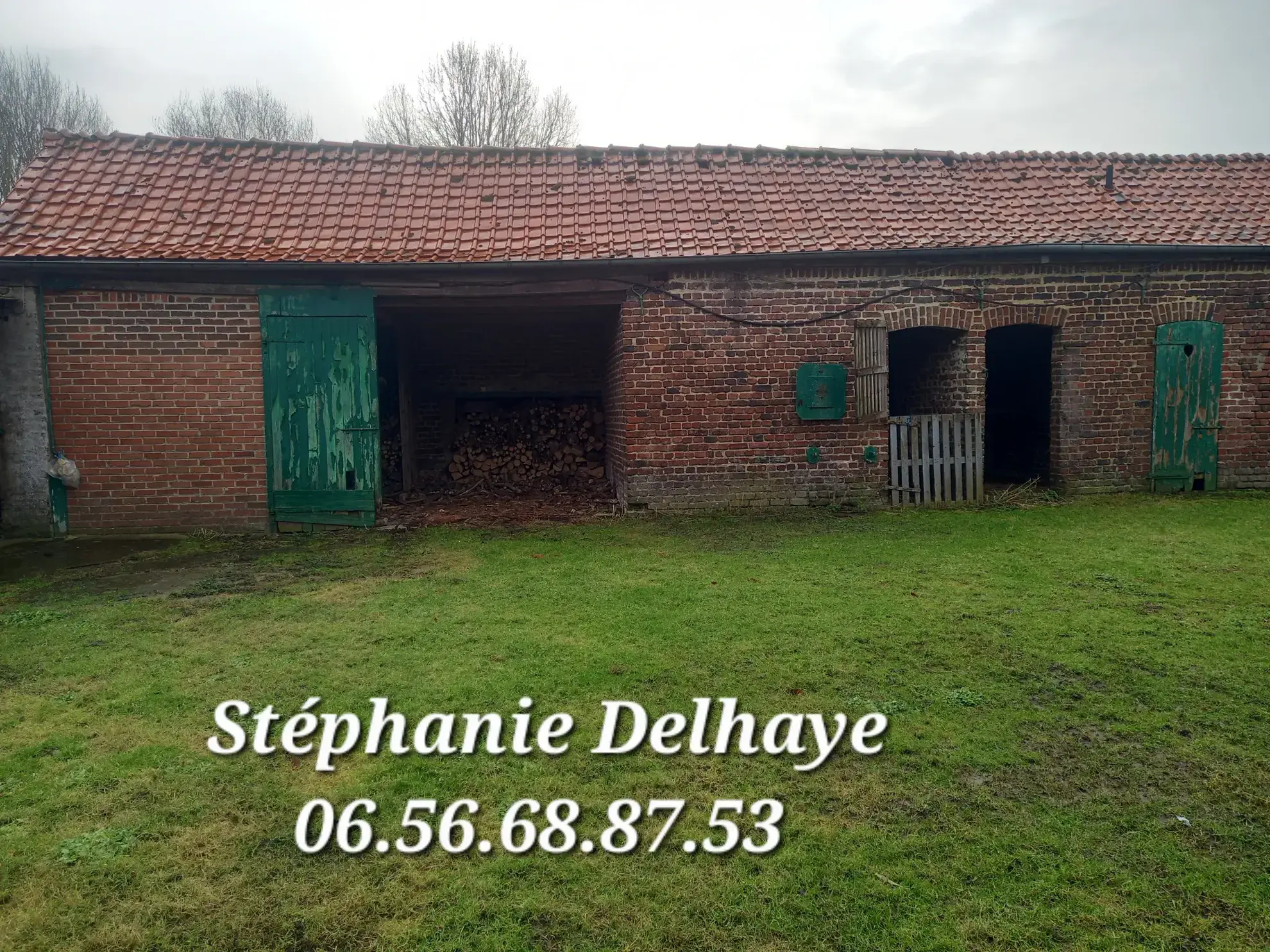 Belle maison de 175 m² avec dépendances et terrain à Erin – Potentiel pour artisan ou animaux 