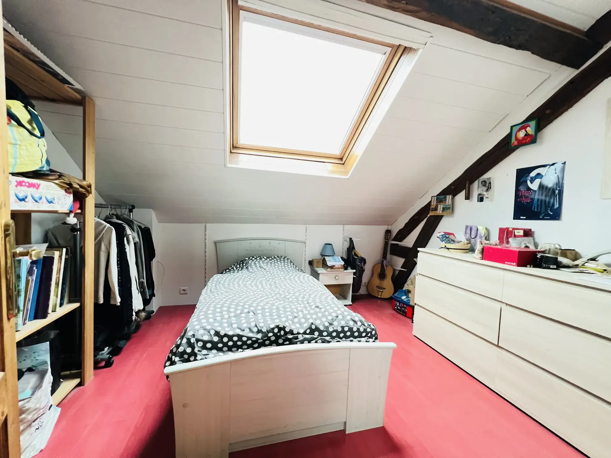 Maison à Voves avec dépendance et terrain de 275 m², 2 chambres 