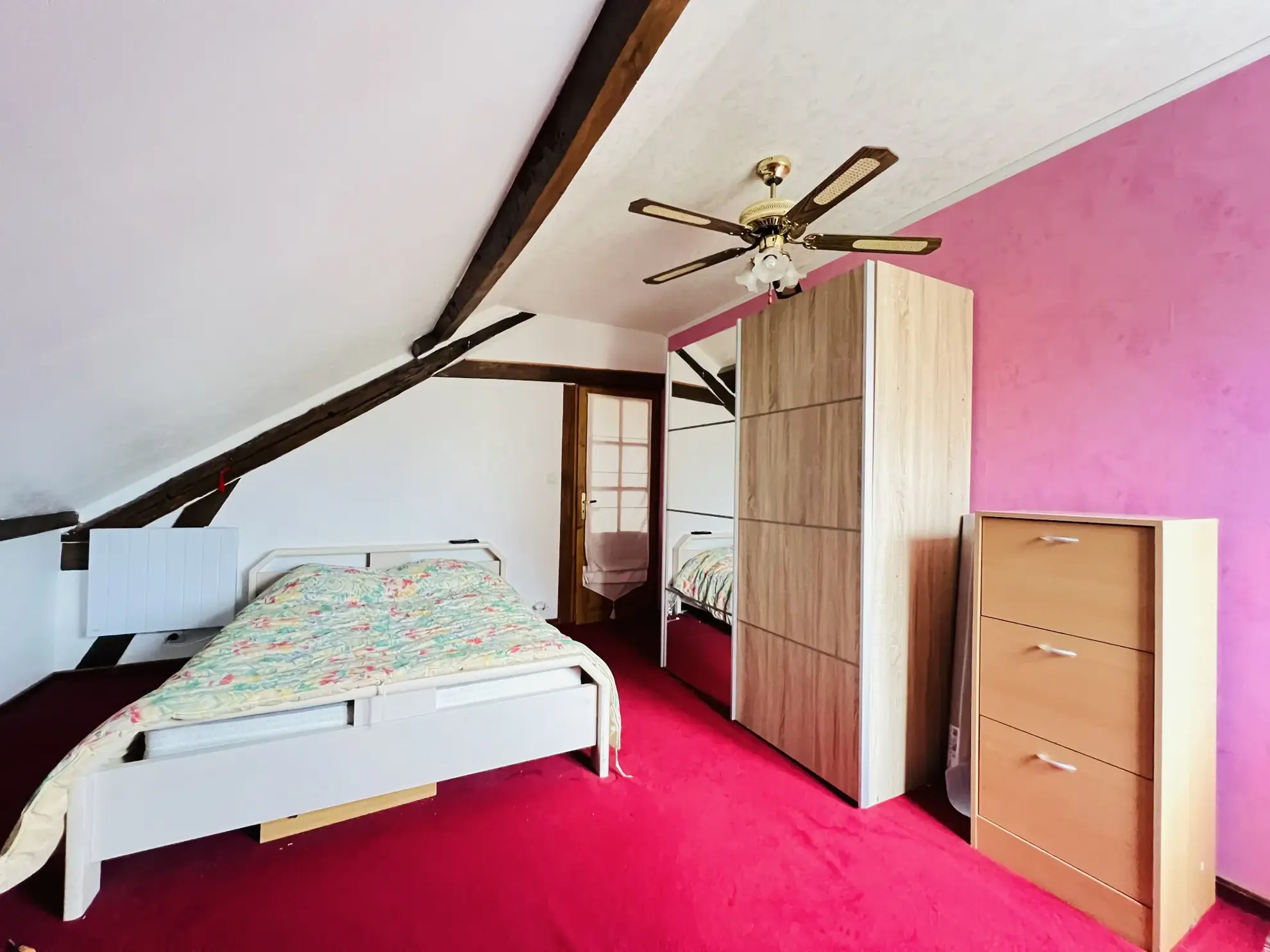 Maison à Voves avec dépendance et terrain de 275 m², 2 chambres 