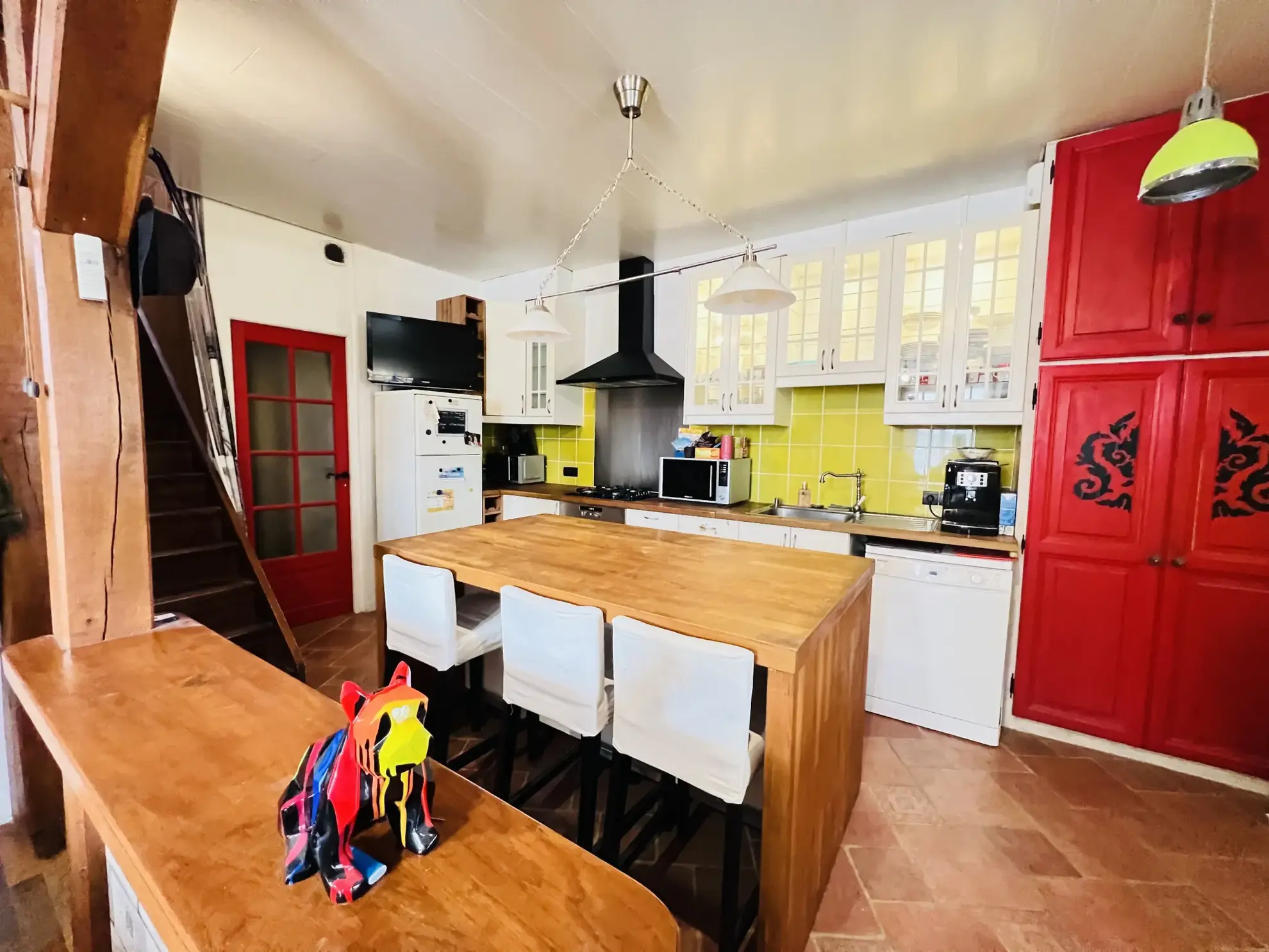 Maison à Voves avec dépendance et terrain de 275 m², 2 chambres 