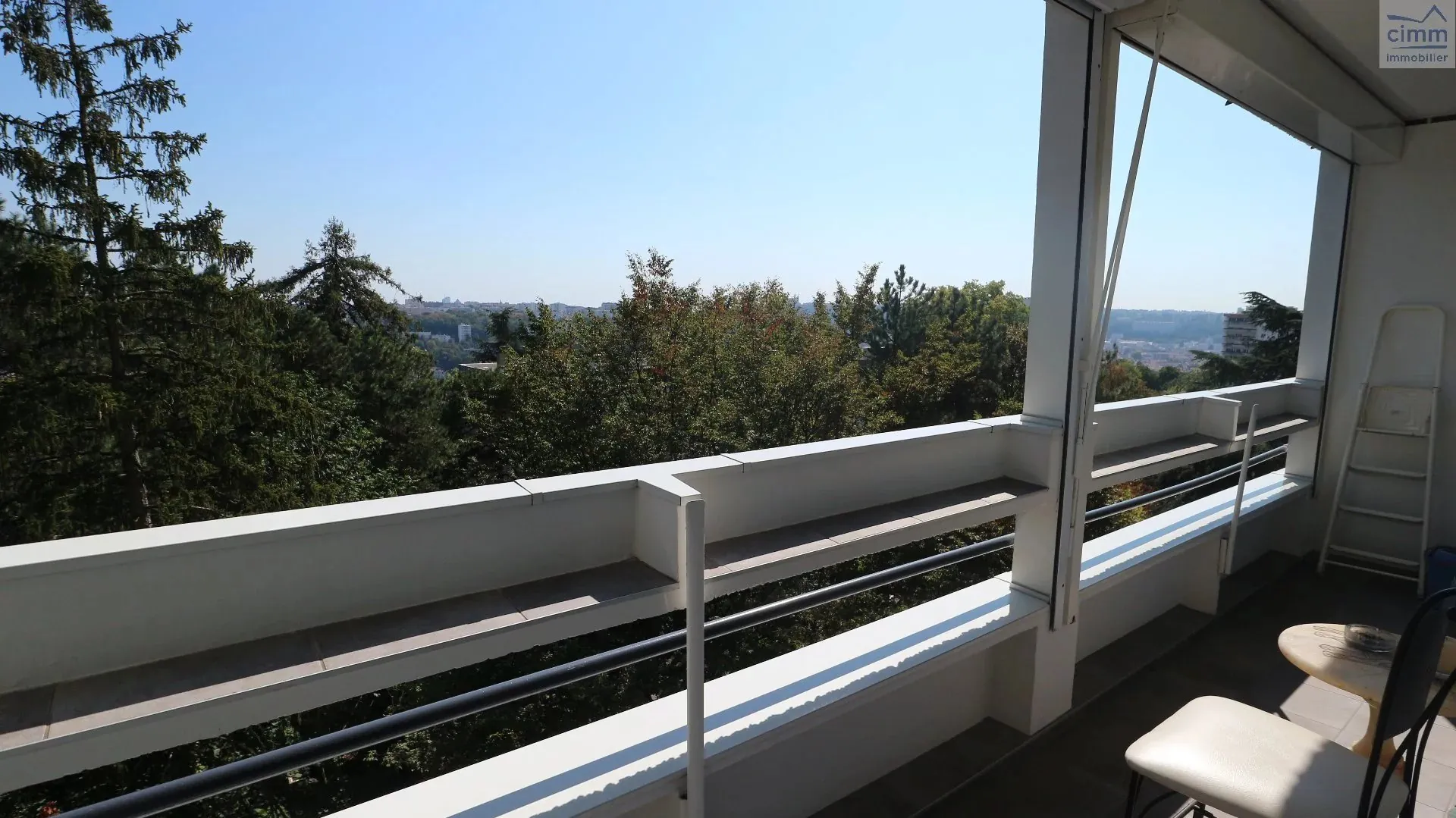 Appartement 3 pièces à vendre à Lyon 9ème avec vue dégagée et parking 