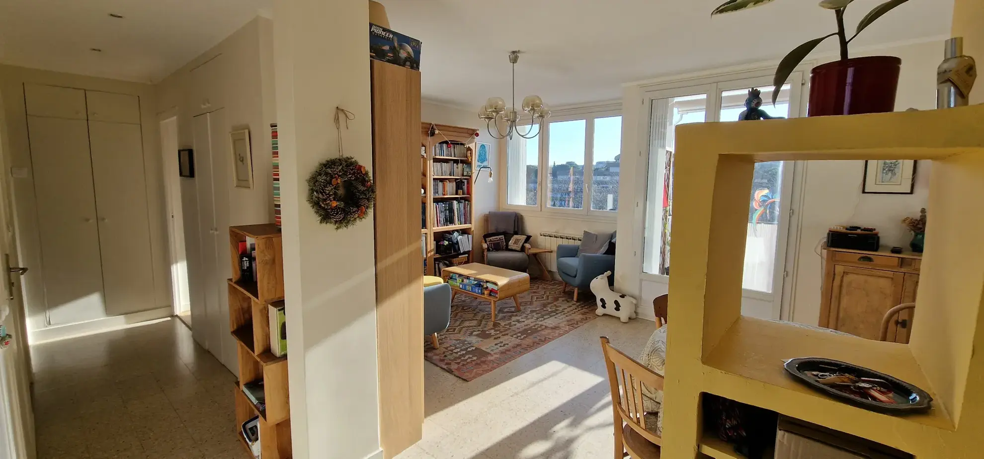 Appartement T4 rénové avec vue dégagée, cave et parking à Montpellier 