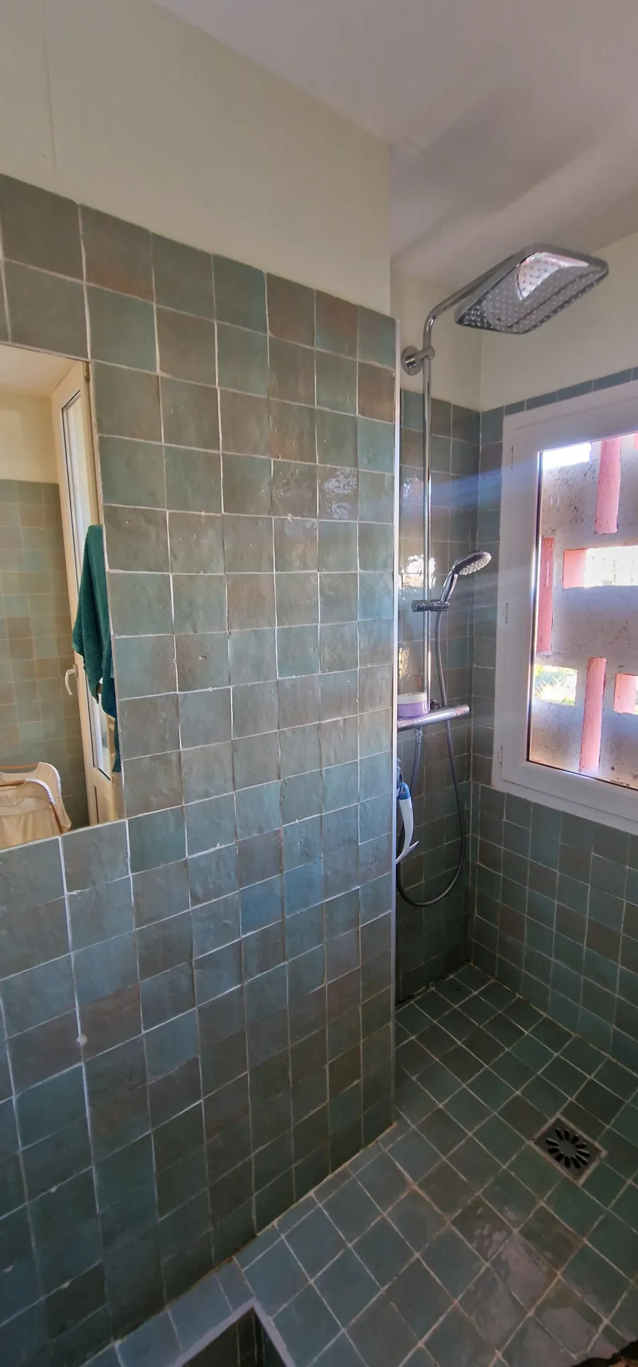 Appartement T4 rénové avec vue dégagée, cave et parking à Montpellier 