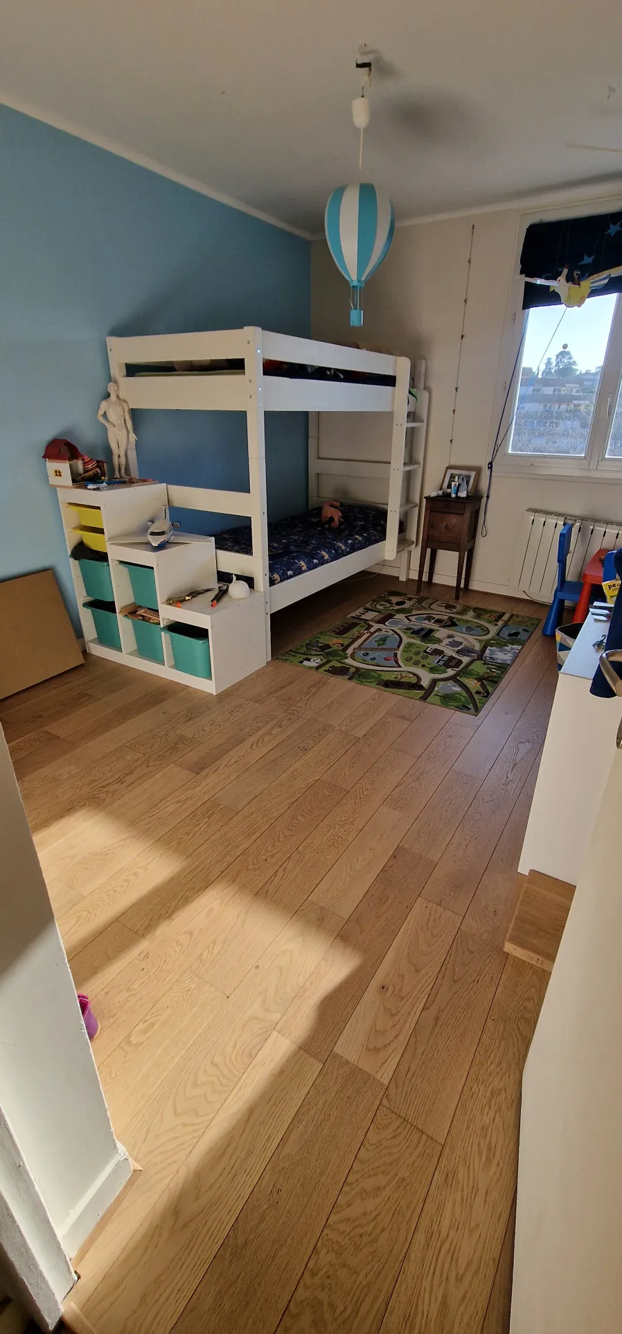 Appartement T4 rénové avec vue dégagée, cave et parking à Montpellier 