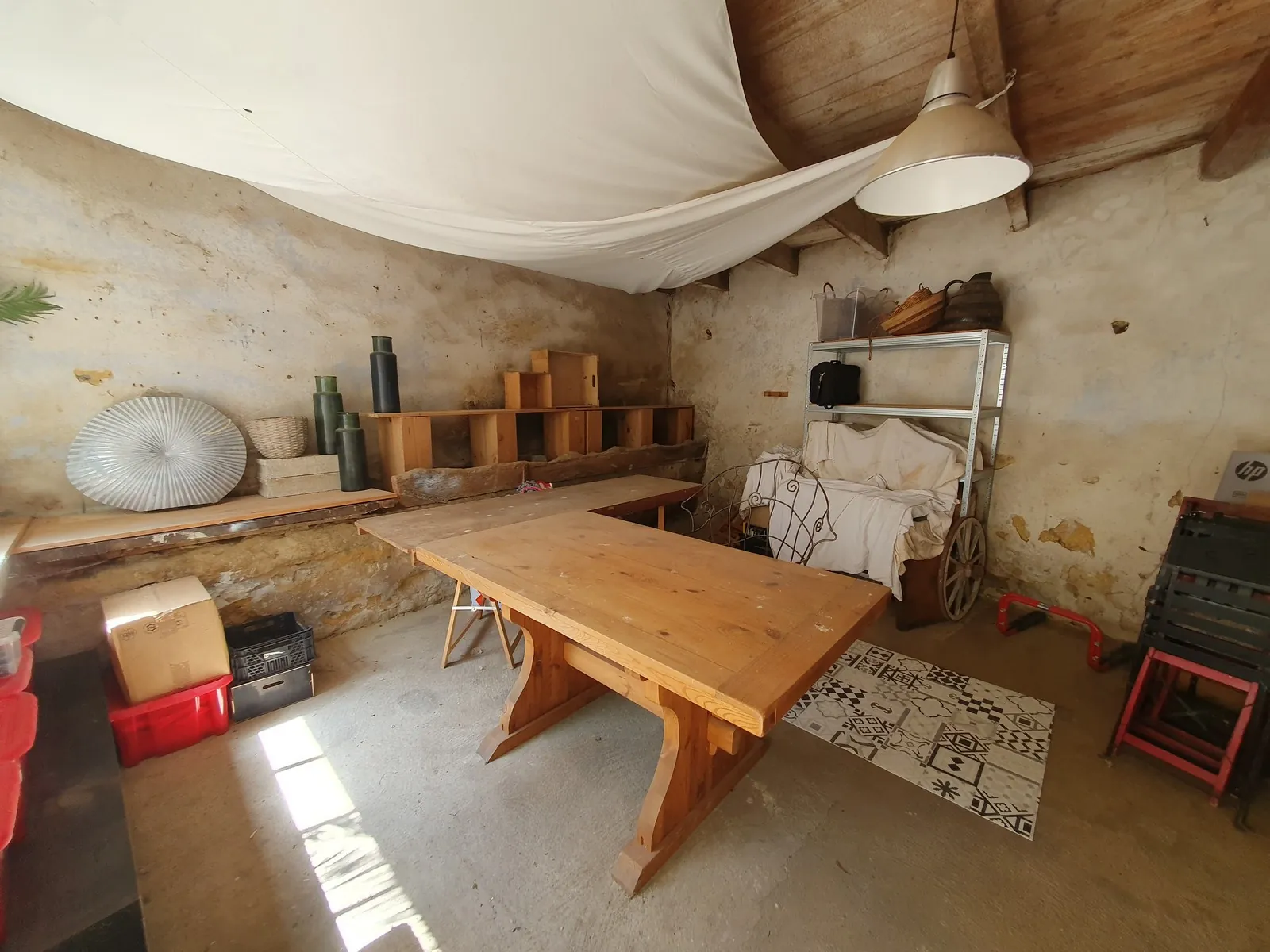 Maison de village rénovée à Laudun avec dépendances et cour, proche Uzès 