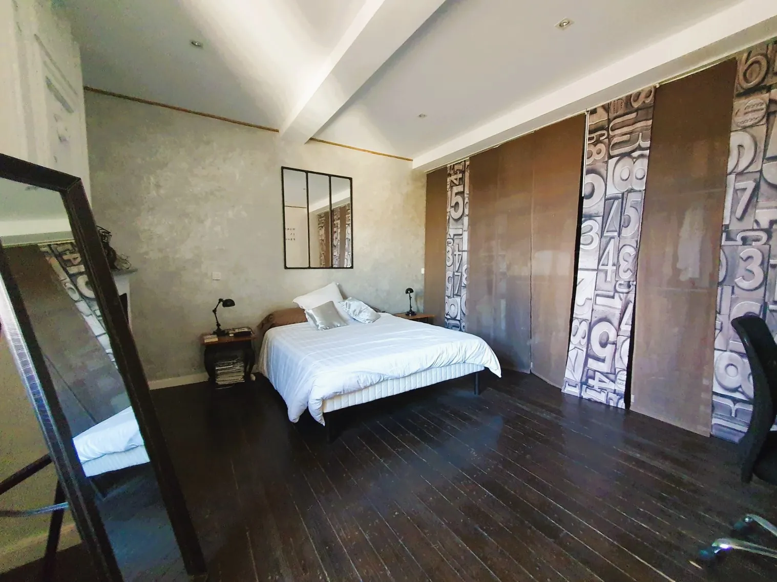 Maison de village rénovée à Laudun avec dépendances et cour, proche Uzès 