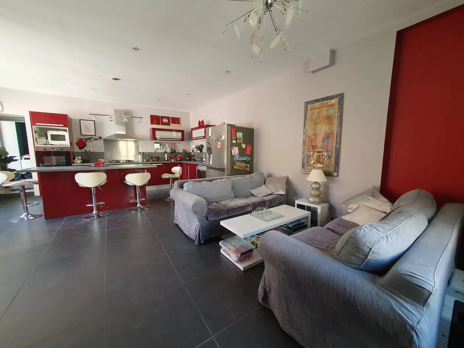 Maison de village rénovée à Laudun avec dépendances et cour, proche Uzès 