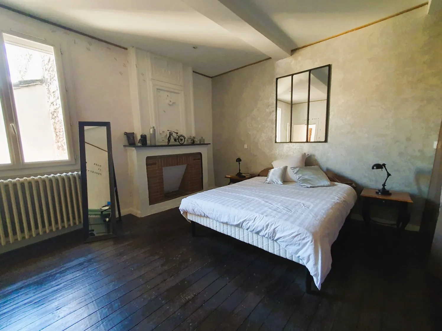 Maison de village rénovée à Laudun avec dépendances et cour, proche Uzès 