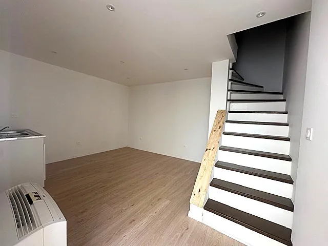 Maison en Triplex rénovée de 40 m² au centre historique de Muret 