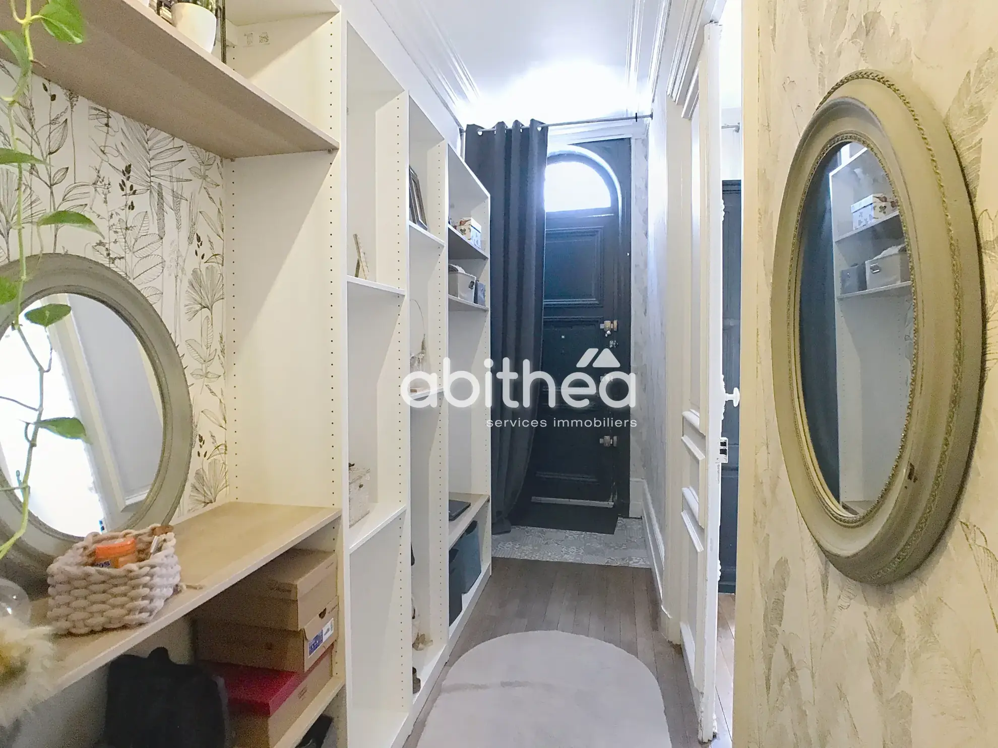 Maison de ville élégante de 240 m² à JARNAC avec jardin et dépendances 