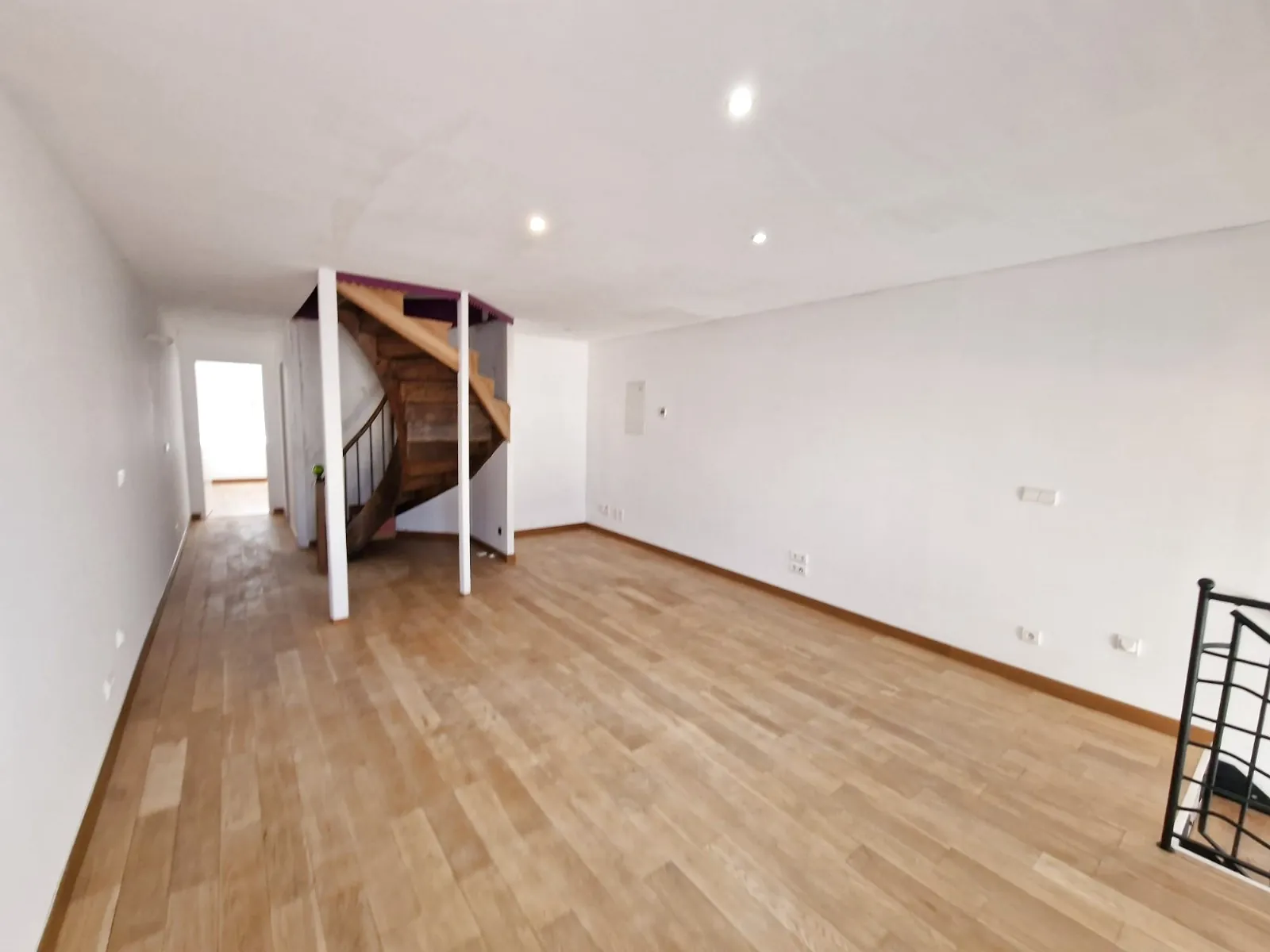 Maison de ville rénovée de 159 m² à Villefranche-de-Lauraguais proche Toulouse 