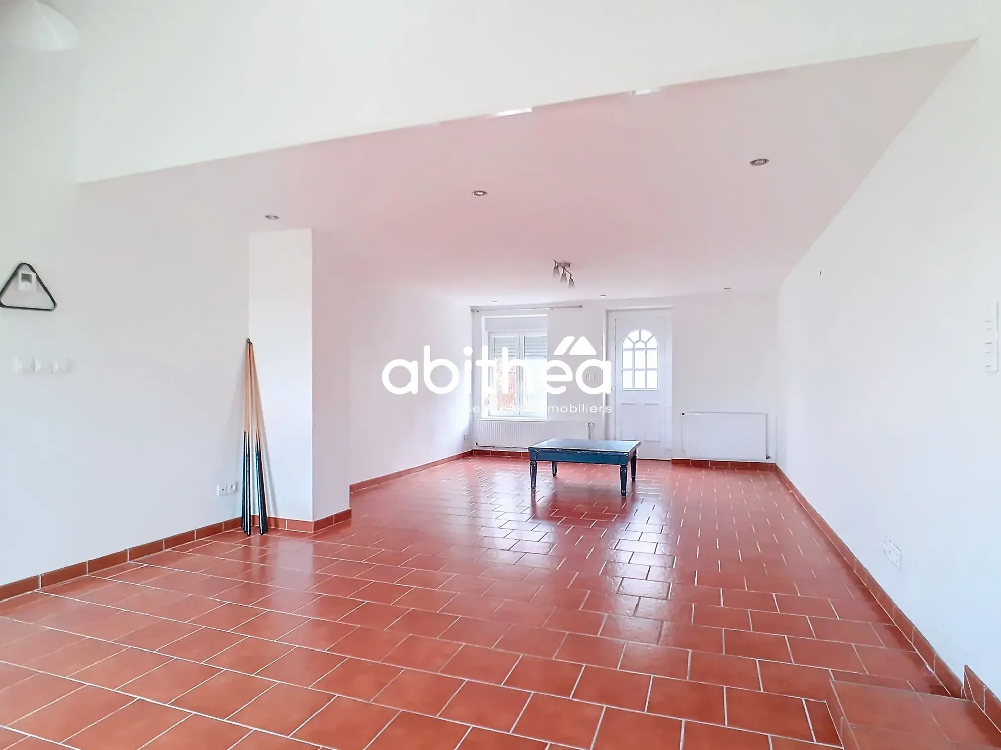 Maison individuelle de 219 m² avec deux maisons, garages, terrasses et vue panoramique à Marcoing 