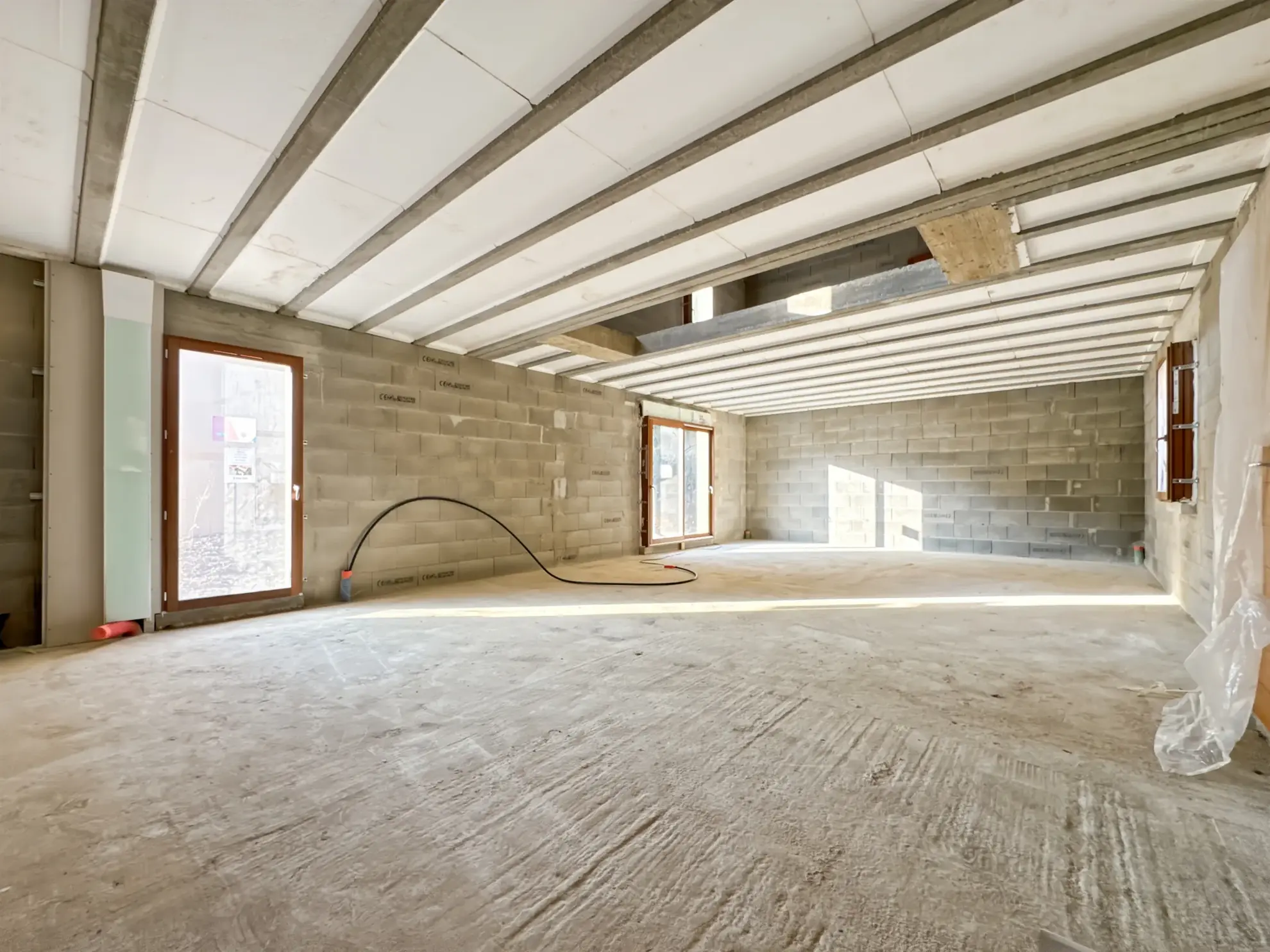 Villa neuve à Sainte-Euphémie proche Trévoux, terrain à aménager, prix attractif 