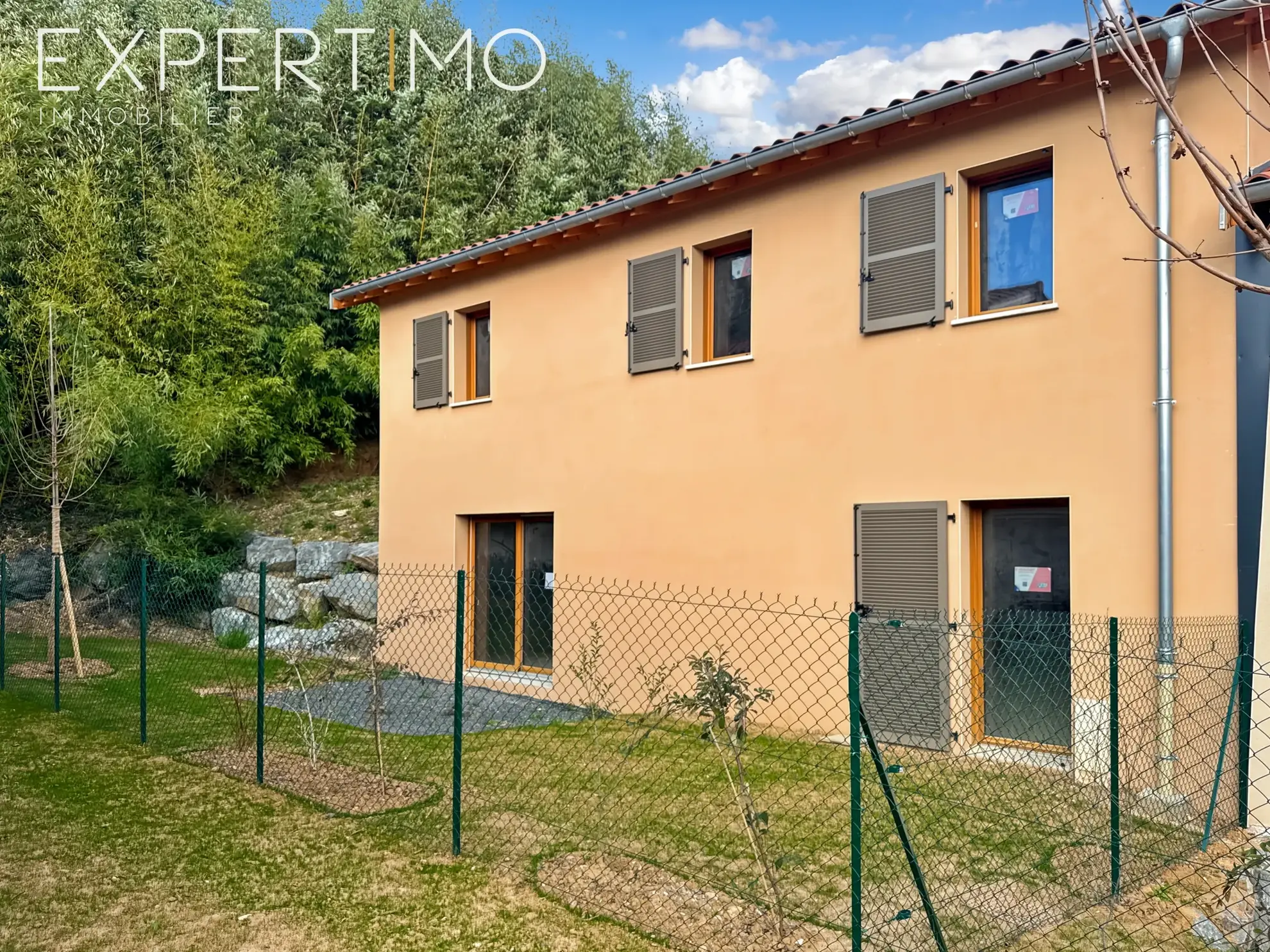 Villa neuve à Sainte-Euphémie proche Trévoux, terrain à aménager, prix attractif 